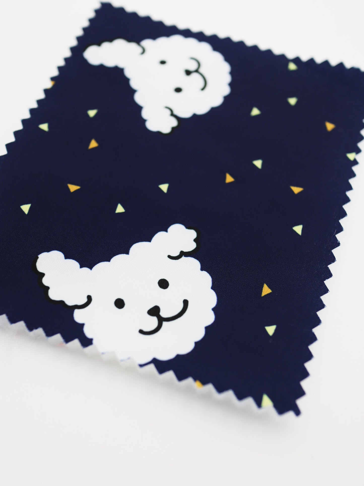 【25SS-085】ごきげんワンちゃんプリント中綿接着タフタ /0.5yあたり = ~1195円