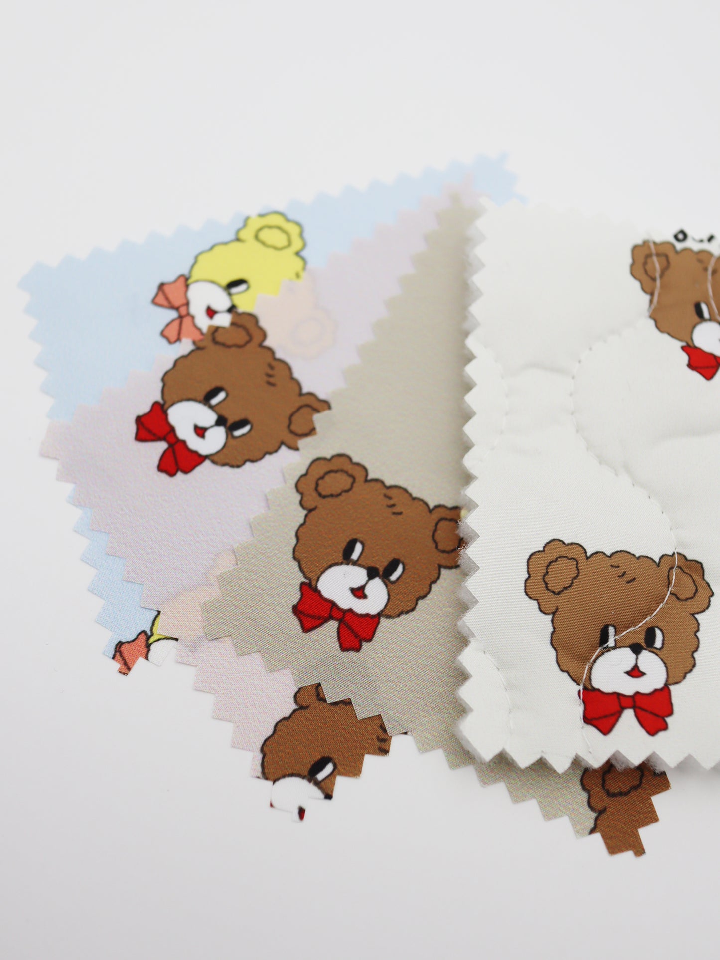 【25SS-086】よそ見くまさんプリントキルティングタフタ /0.5yあたり = ~1105円