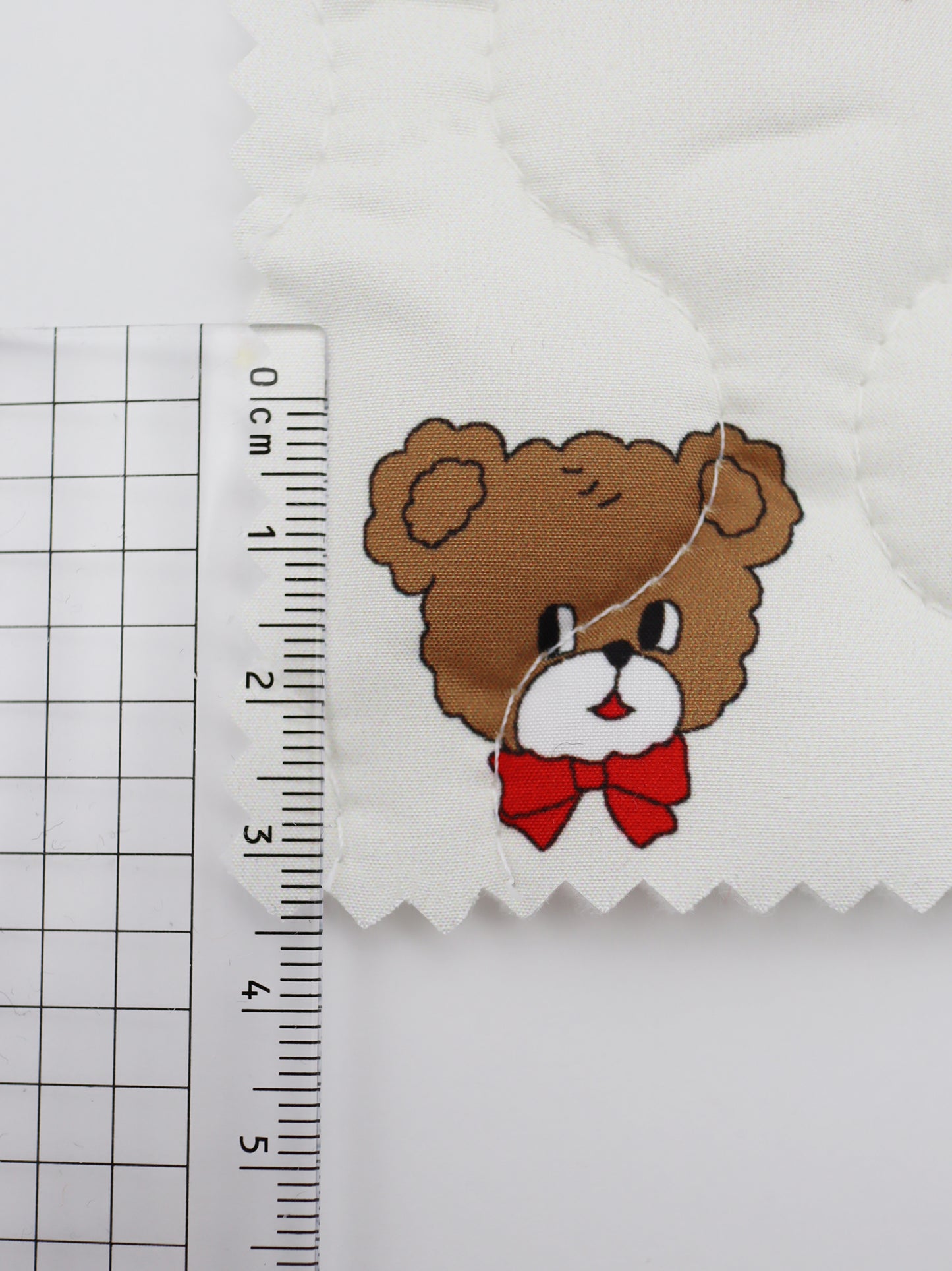 【25SS-086】よそ見くまさんプリントキルティングタフタ /0.5yあたり = ~1105円