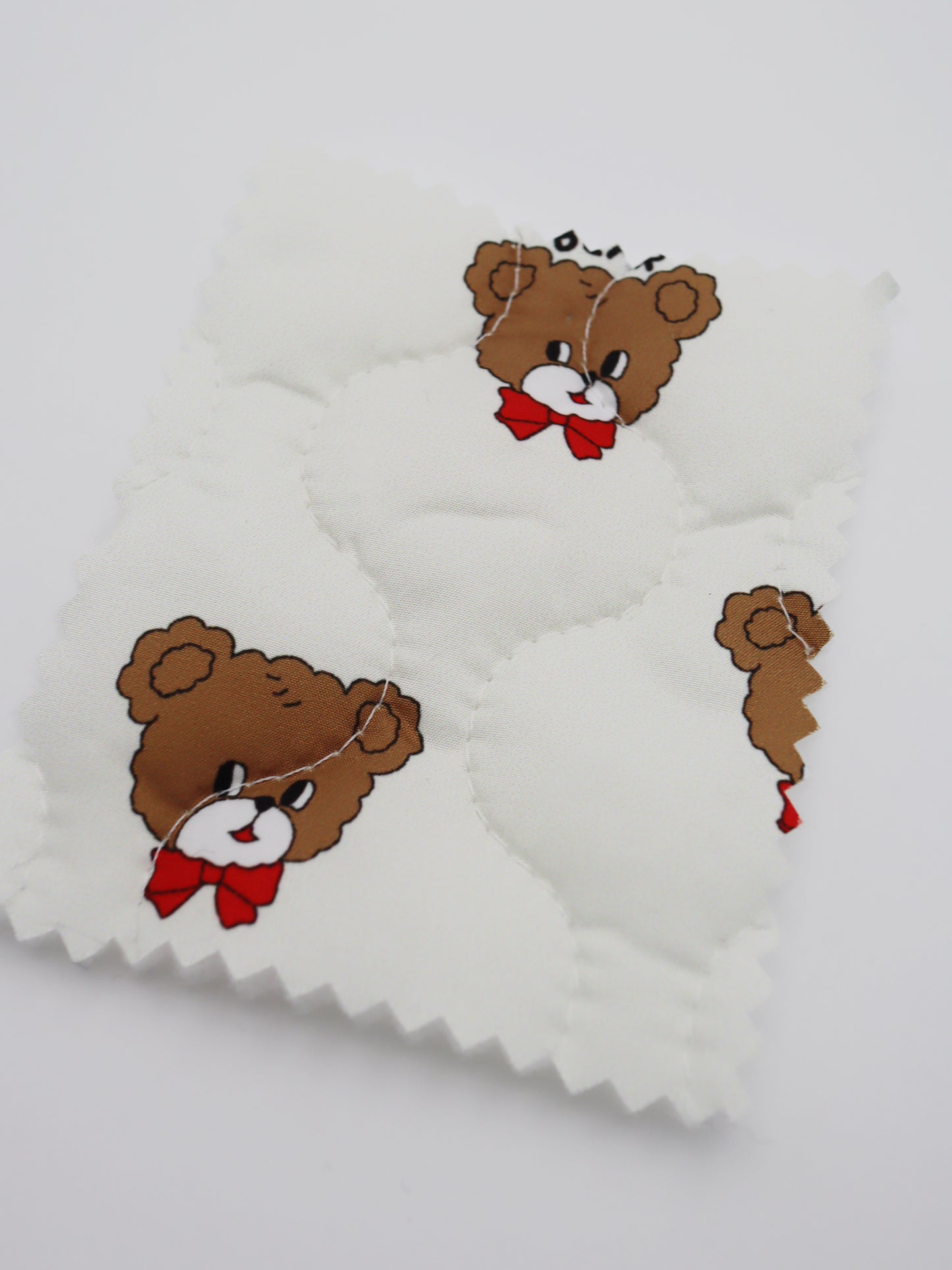 【25SS-086】よそ見くまさんプリントキルティングタフタ /0.5yあたり = ~1105円