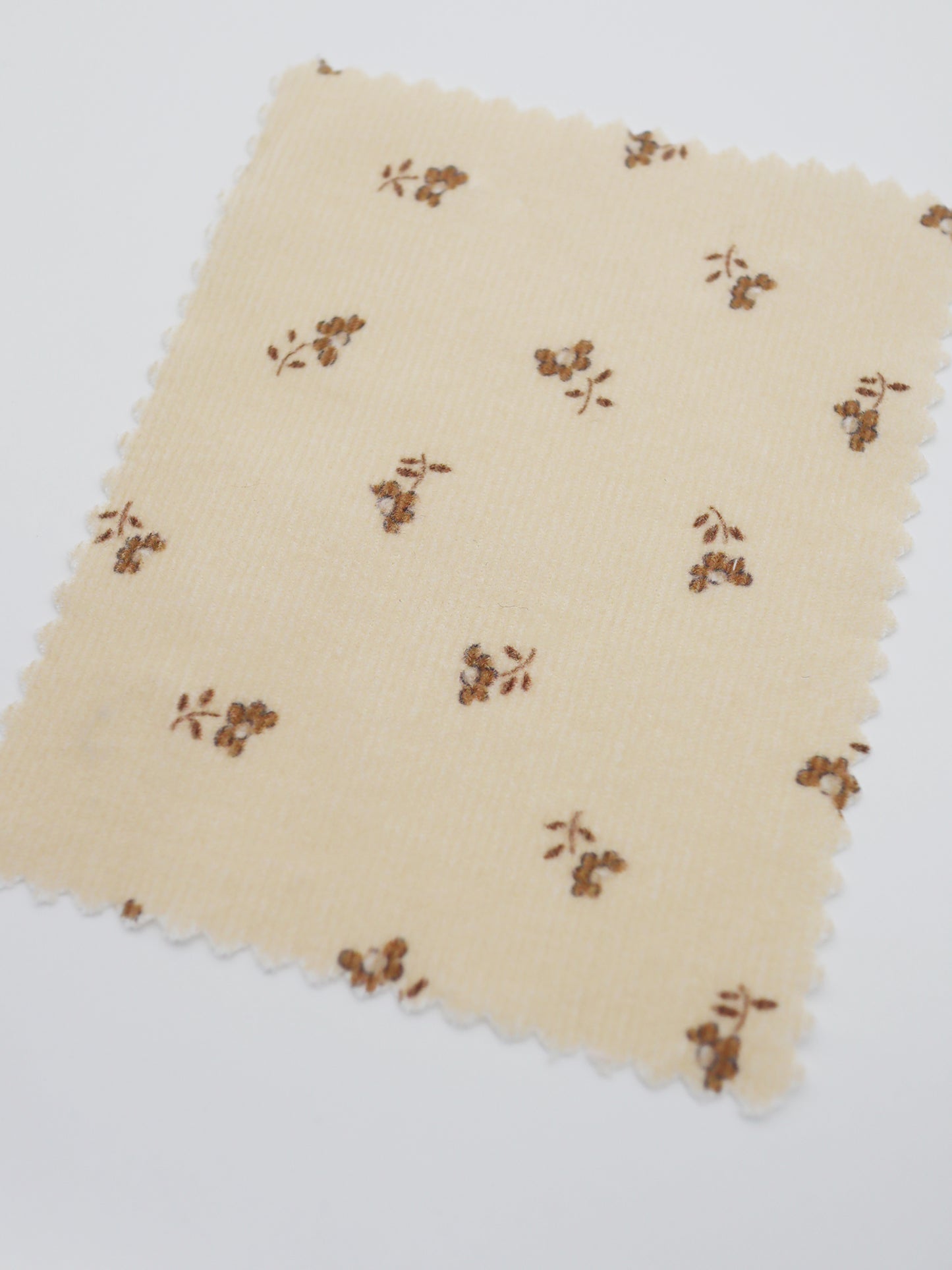 【25SS-099】小花プリントキルティングコーデュロイ /0.5yあたり = ~1320円