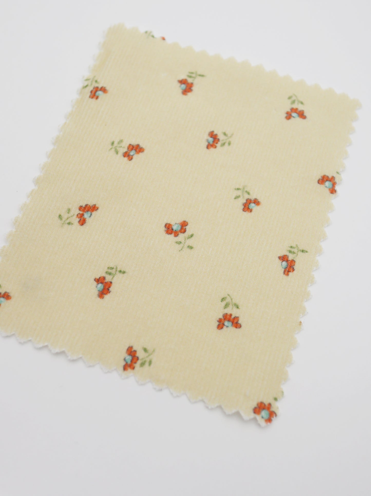 【25SS-099】小花プリントキルティングコーデュロイ /0.5yあたり = ~1320円