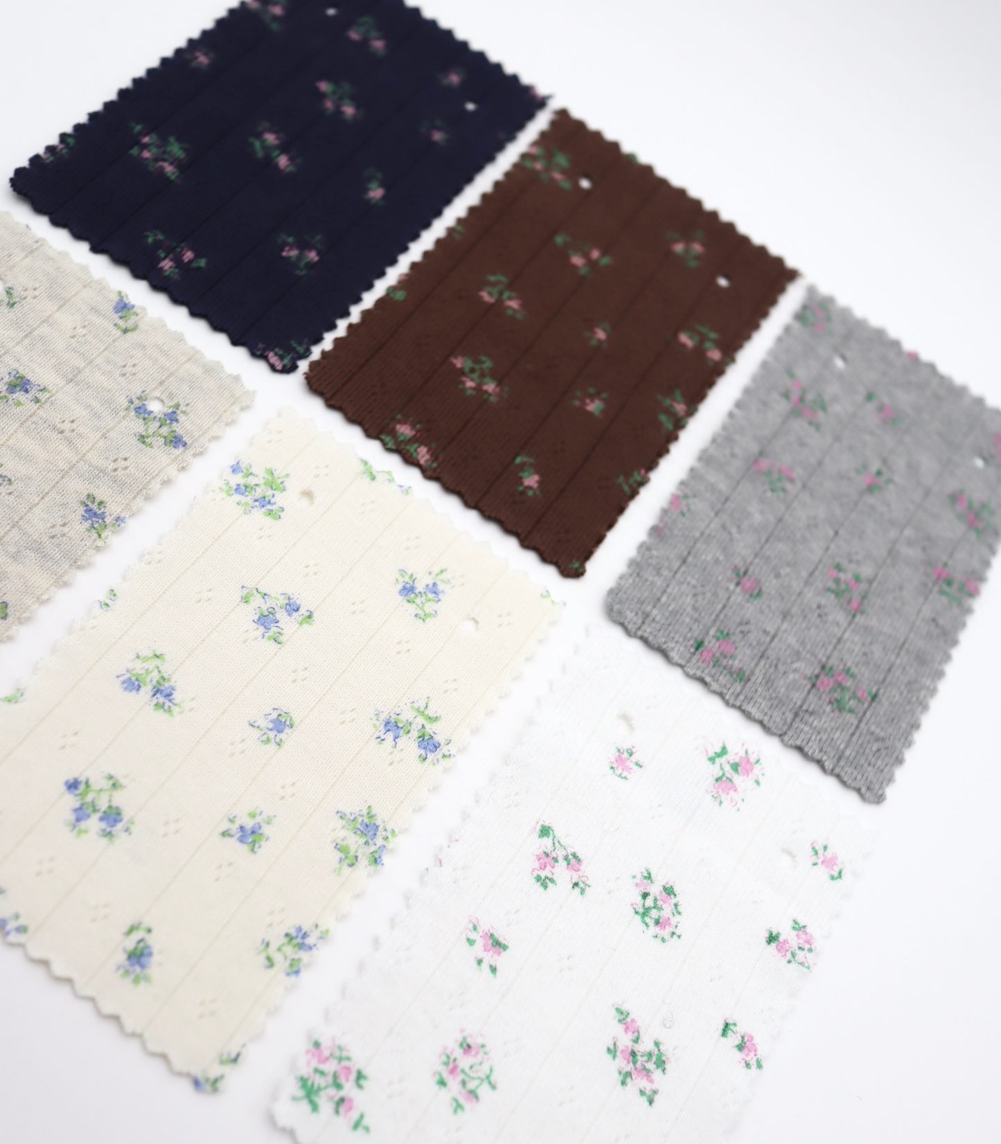 【25SS-416】花柄プリント針抜きニット /0.5yあたり=~1005円