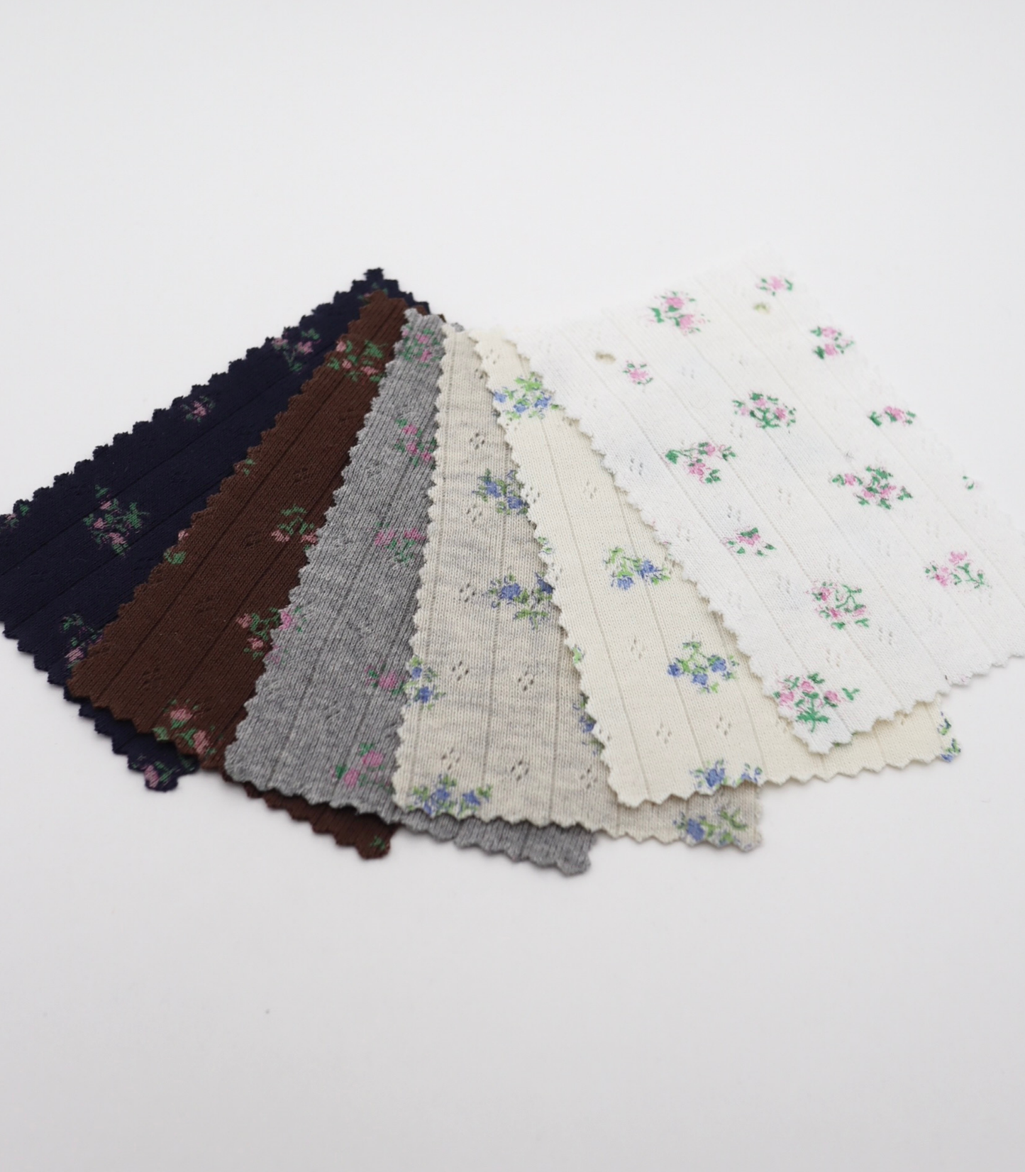 【25SS-416】花柄プリント針抜きニット /0.5yあたり=~1005円