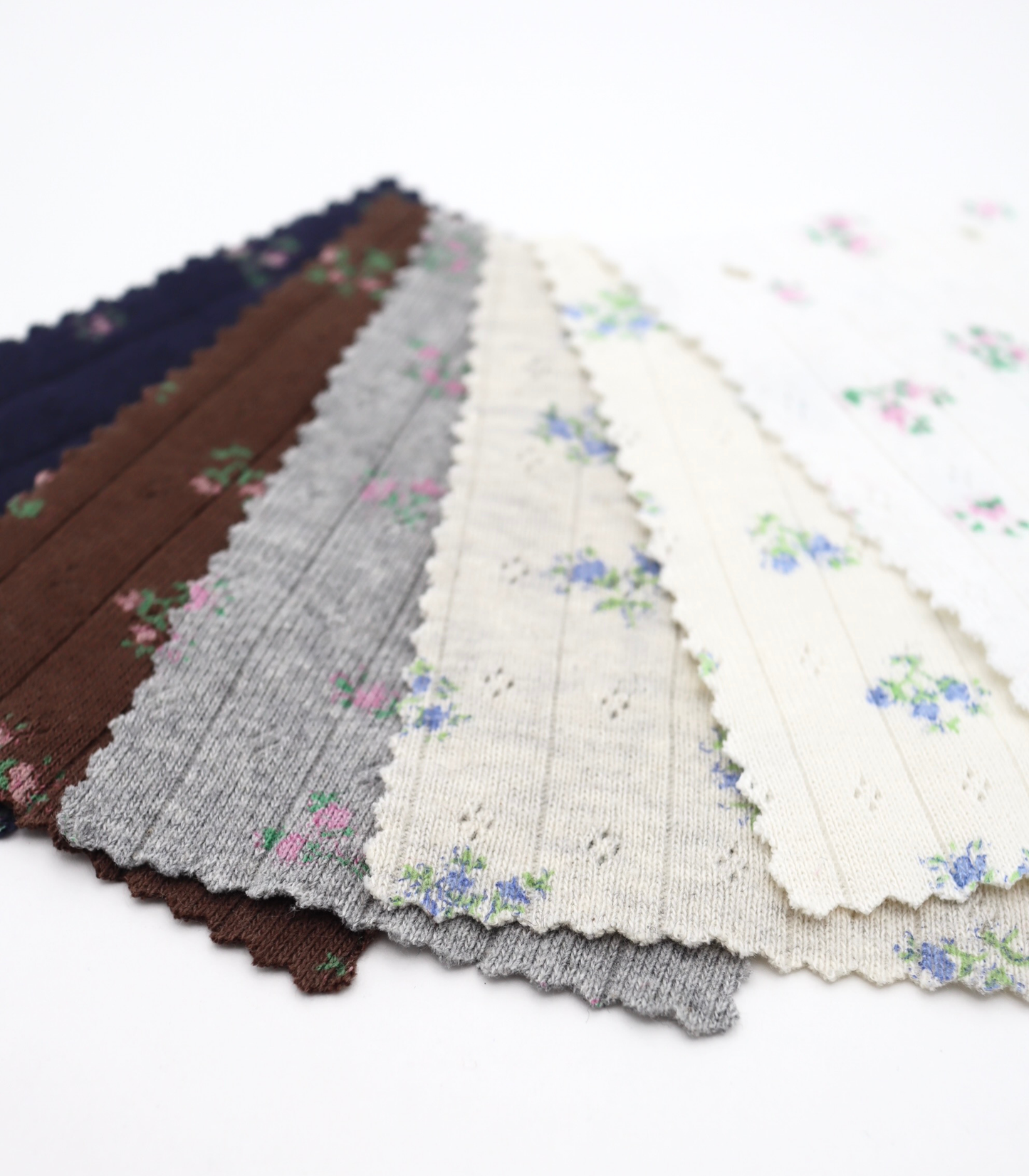 【25SS-416】花柄プリント針抜きニット /0.5yあたり=~1005円