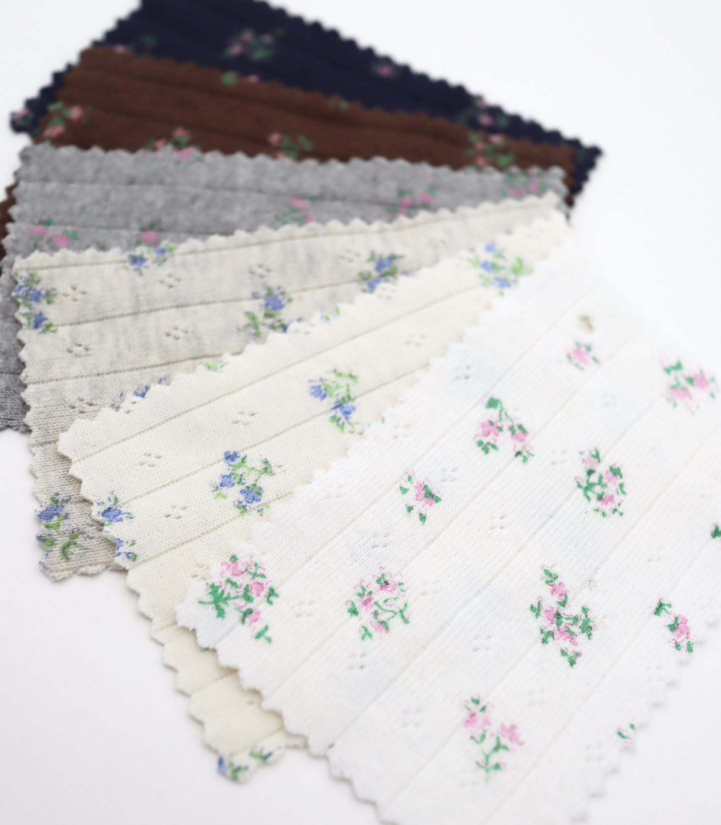 【25SS-416】花柄プリント針抜きニット /0.5yあたり=~1005円