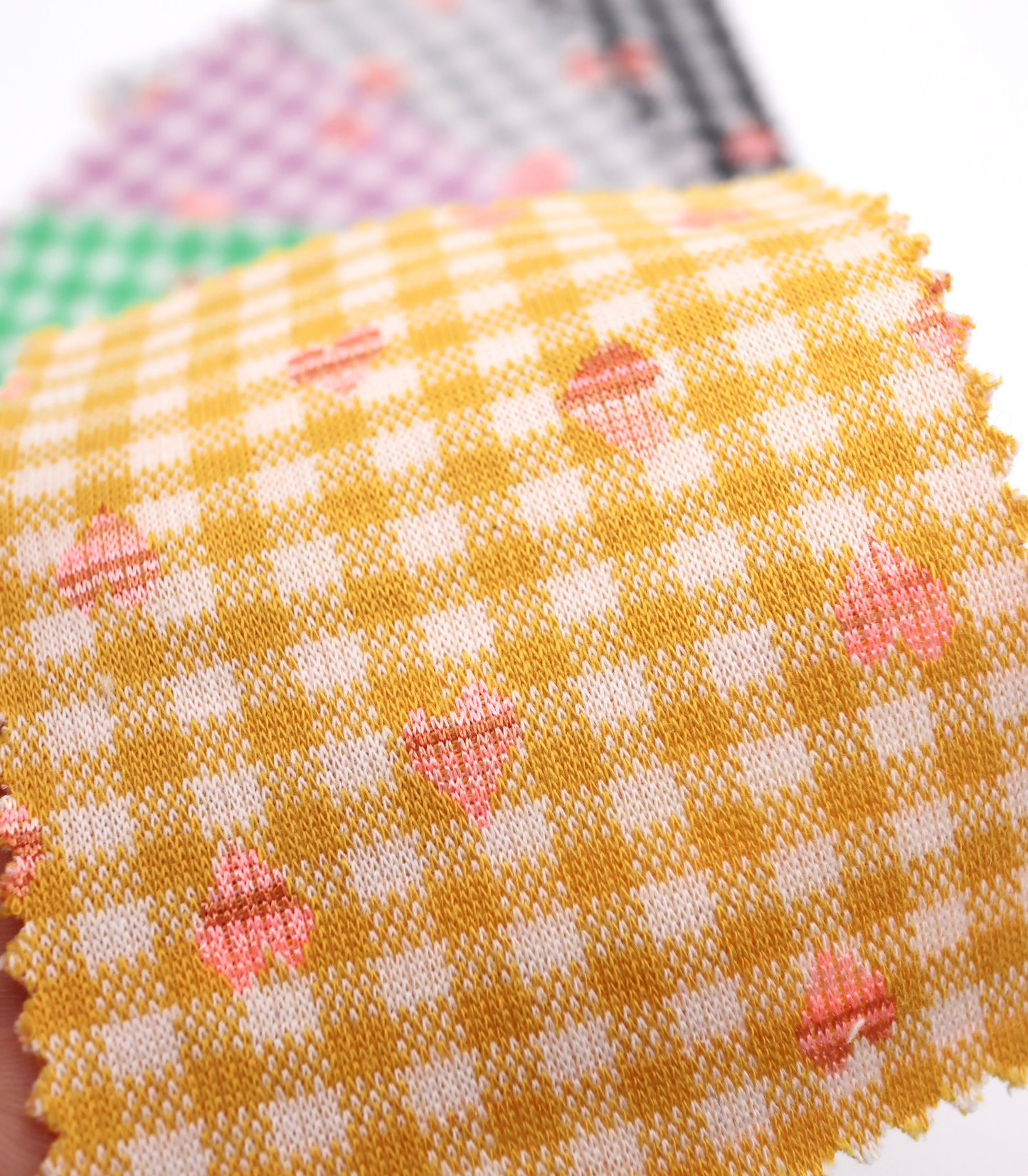 【25SS-022】ハート×ギンガムチェックジャガード二重織ニット /0.5yあたり=~1125円