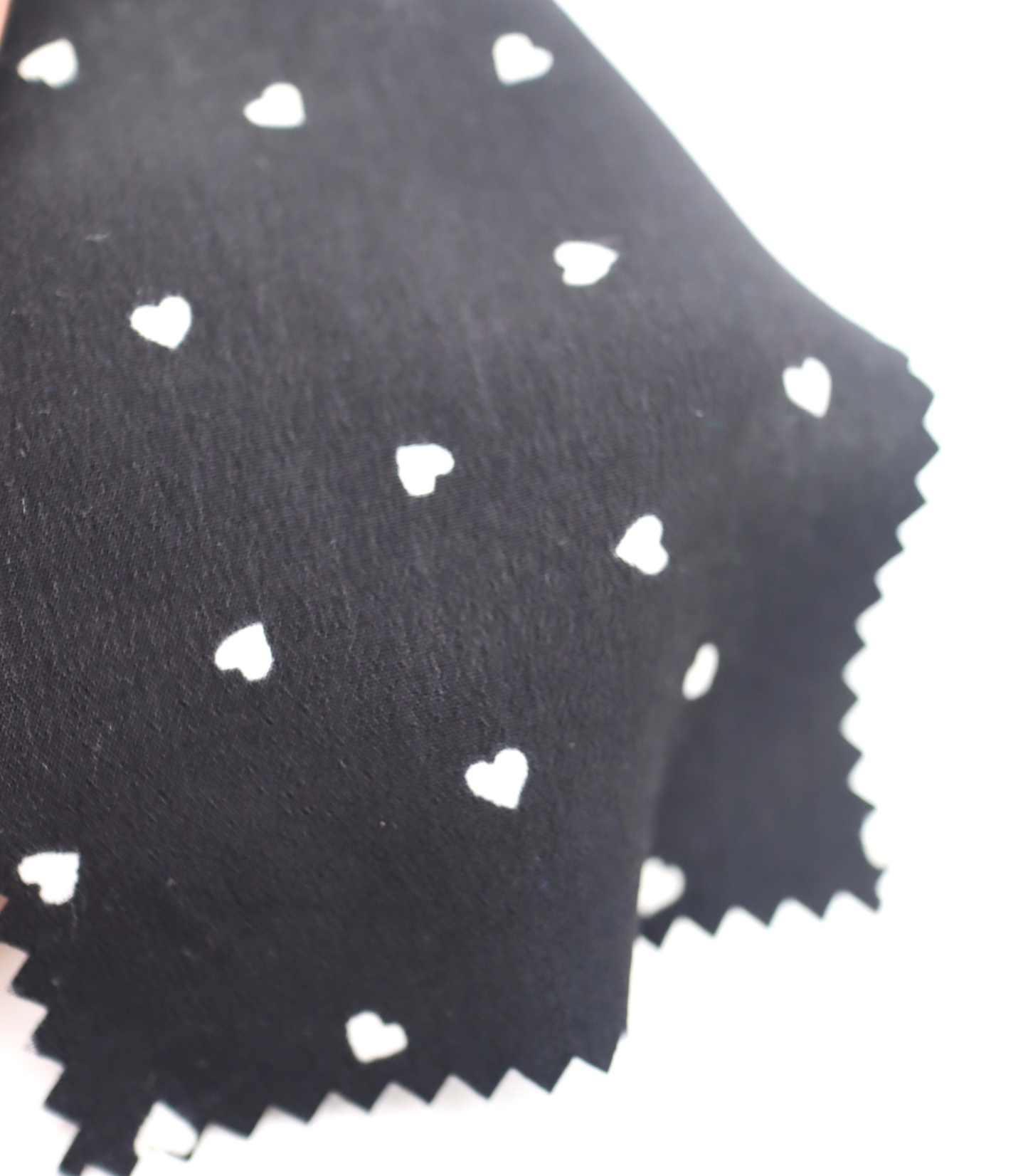 【25SS-048】プチハートプリントポリエステルデシン /0.5yあたり=~765円