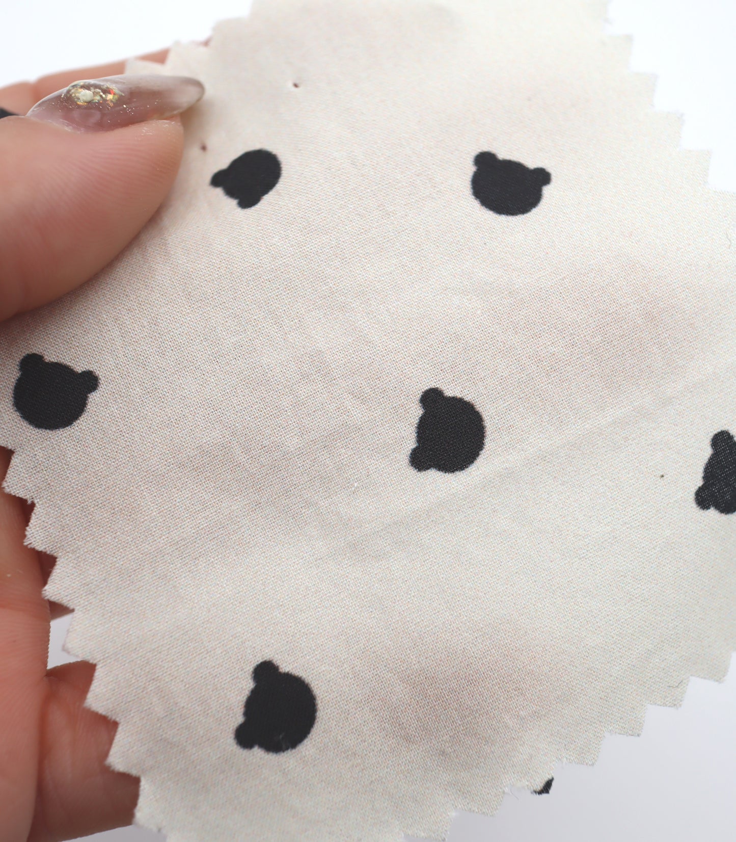 【25SS-240】くまちゃんシルエットプリント綿ローン /0.5yあたり = ~865円