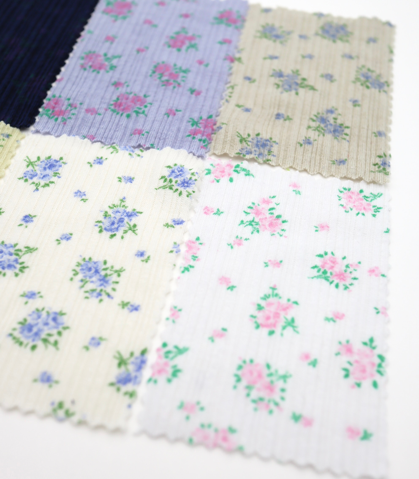【25SS-197】小花柄プリントランダムテレコ /0.5yあたり=~820円
