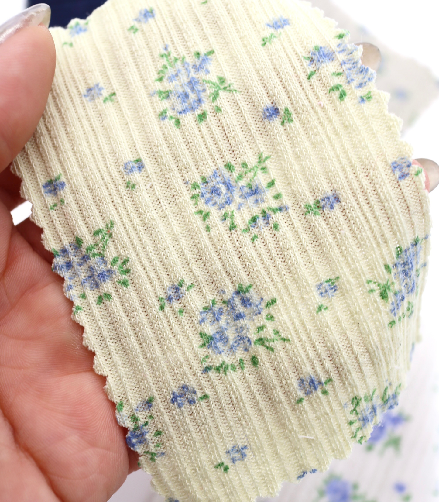 【25SS-197】小花柄プリントランダムテレコ /0.5yあたり=~820円
