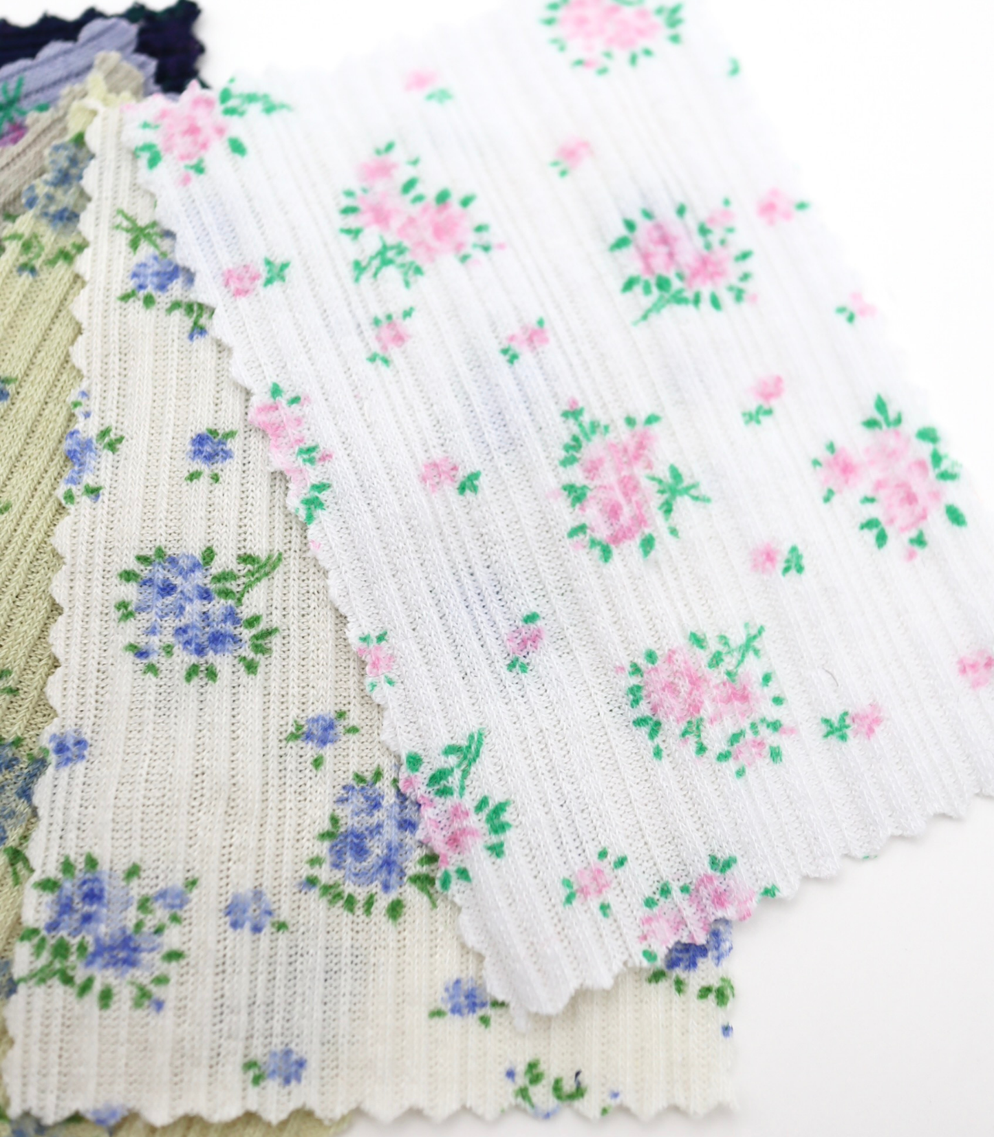 【25SS-197】小花柄プリントランダムテレコ /0.5yあたり=~820円