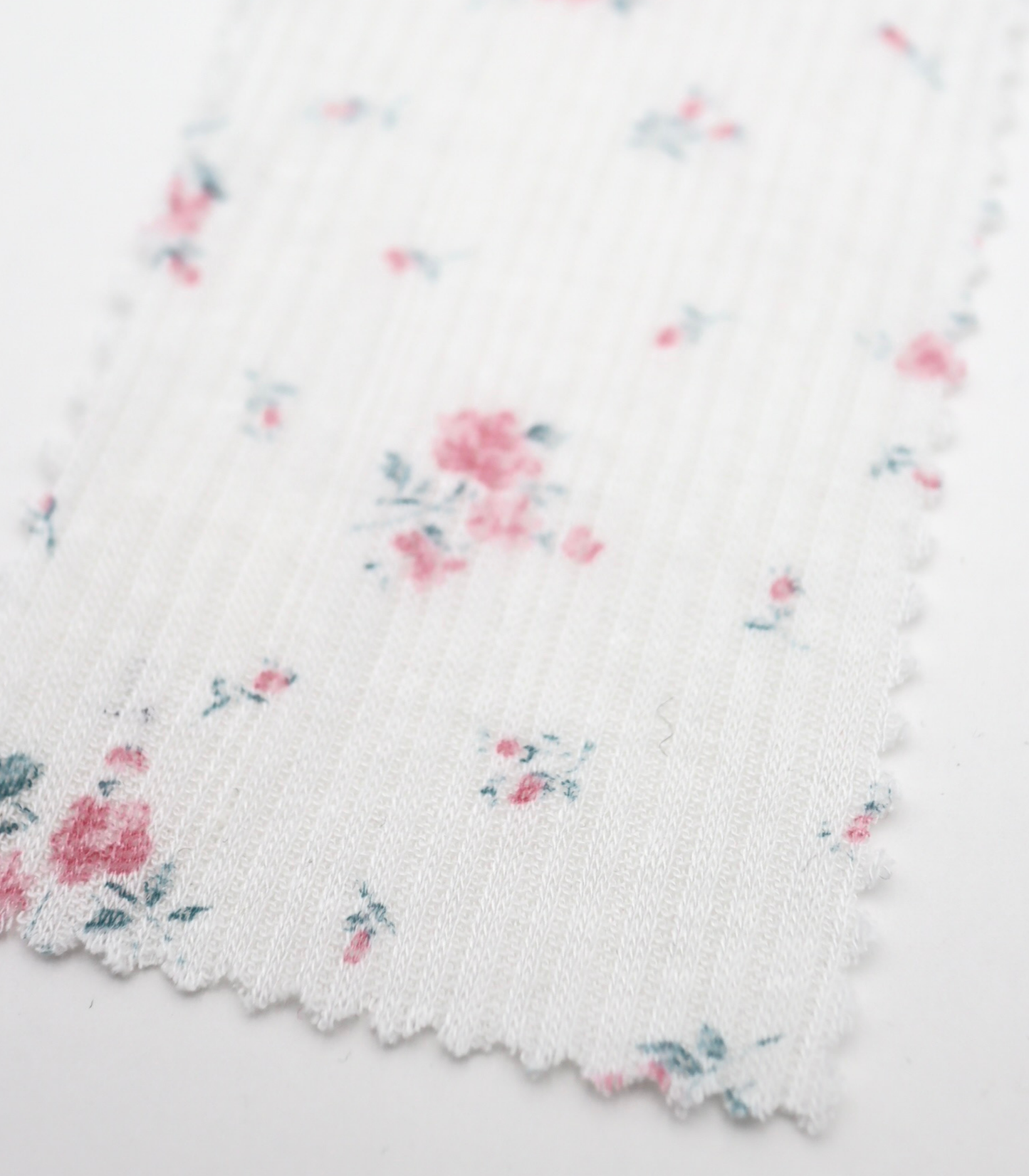 【25SS-195】小花柄プリントランダムテレコ /0.5yあたり=~670円