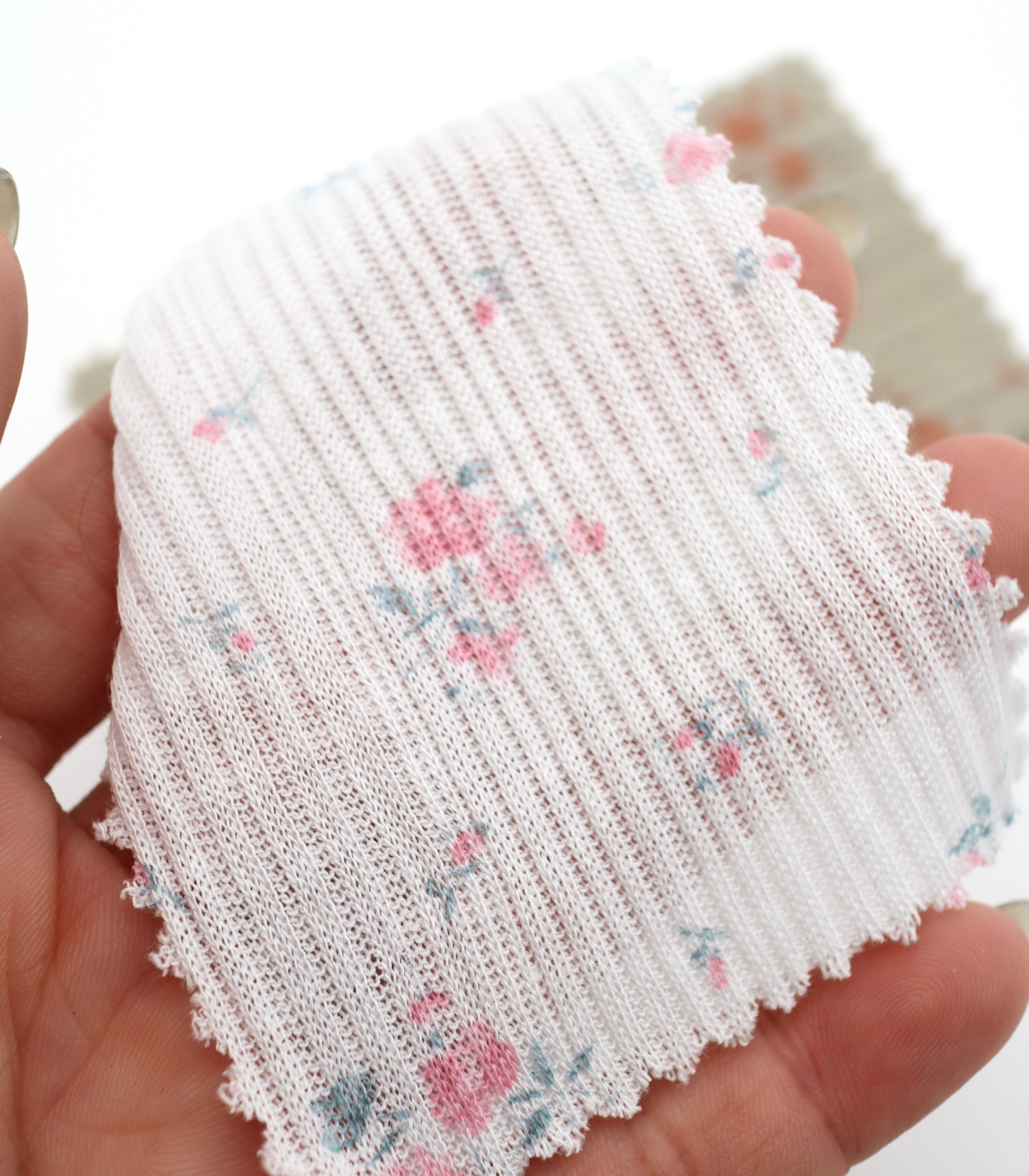 【25SS-195】小花柄プリントランダムテレコ /0.5yあたり=~670円