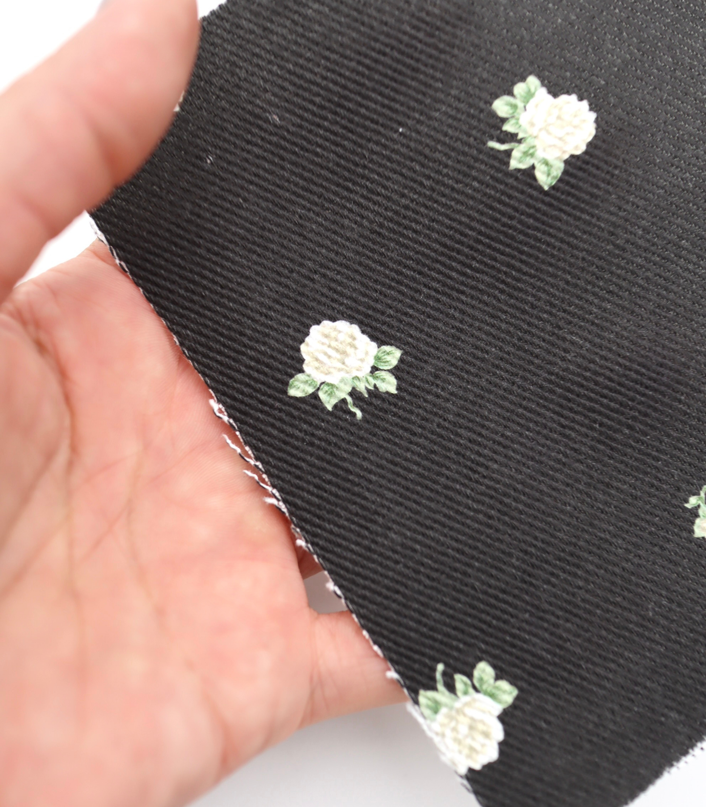 【25SS-223】ローズプリントツイル /0.5yあたり=~1135円