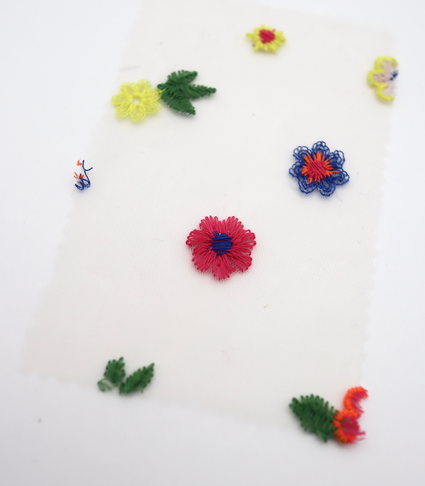 【25SS-455】カラフルフラワー刺繍チュール /0.5yあたり=~1320円