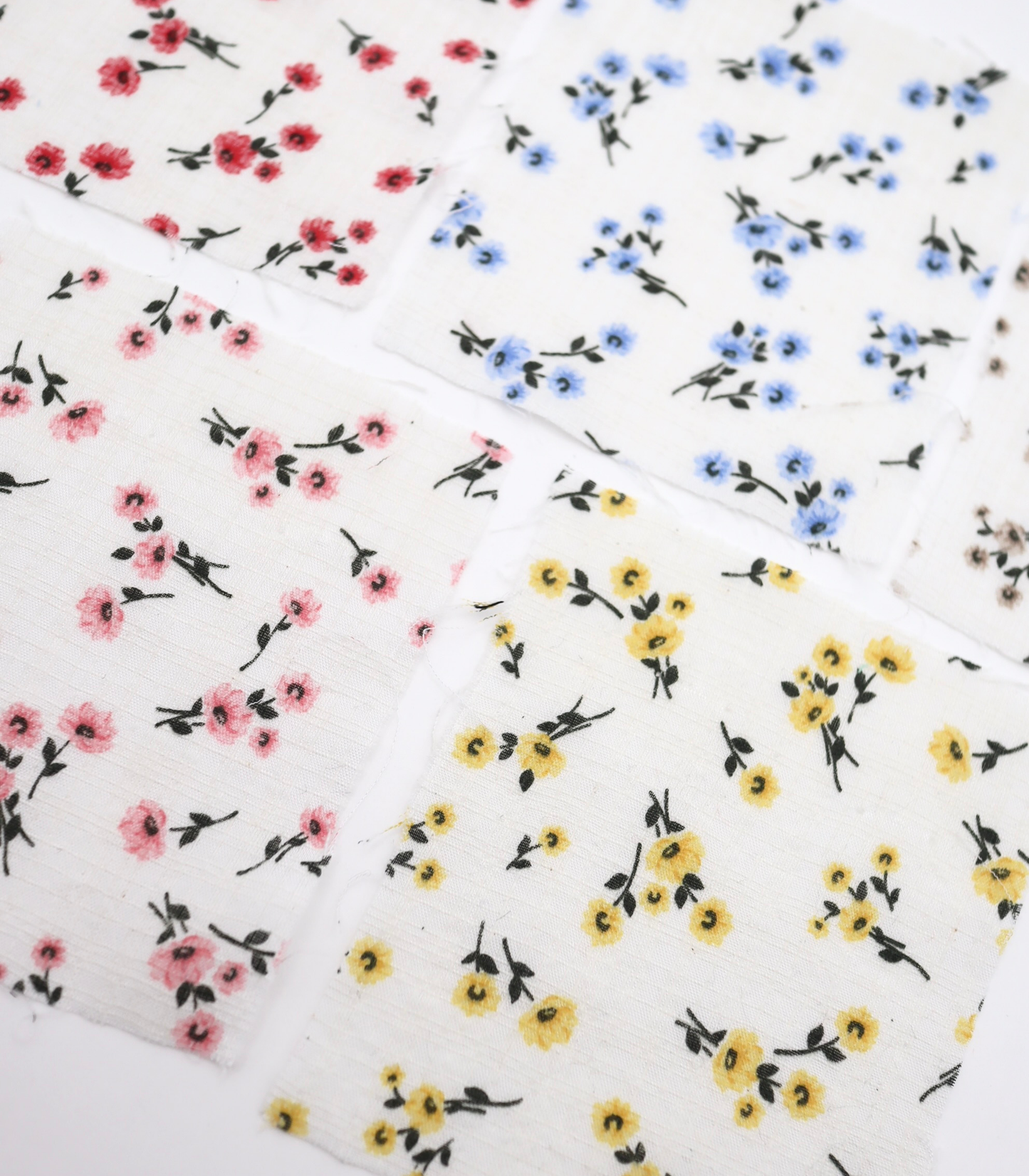 【25SS-438】小花柄プリントブッチャー /0.5yあたり=~630円