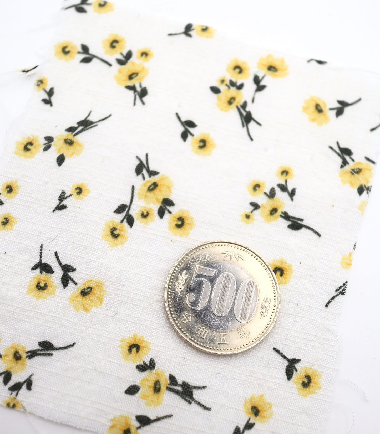 【25SS-438】小花柄プリントブッチャー /0.5yあたり=~630円