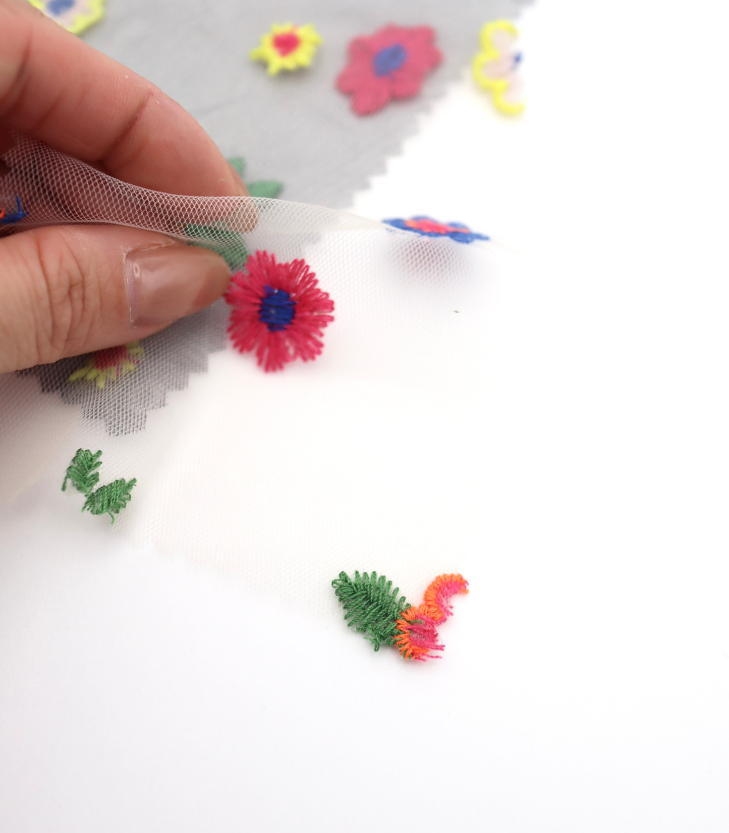 【25SS-455】カラフルフラワー刺繍チュール /0.5yあたり=~1320円