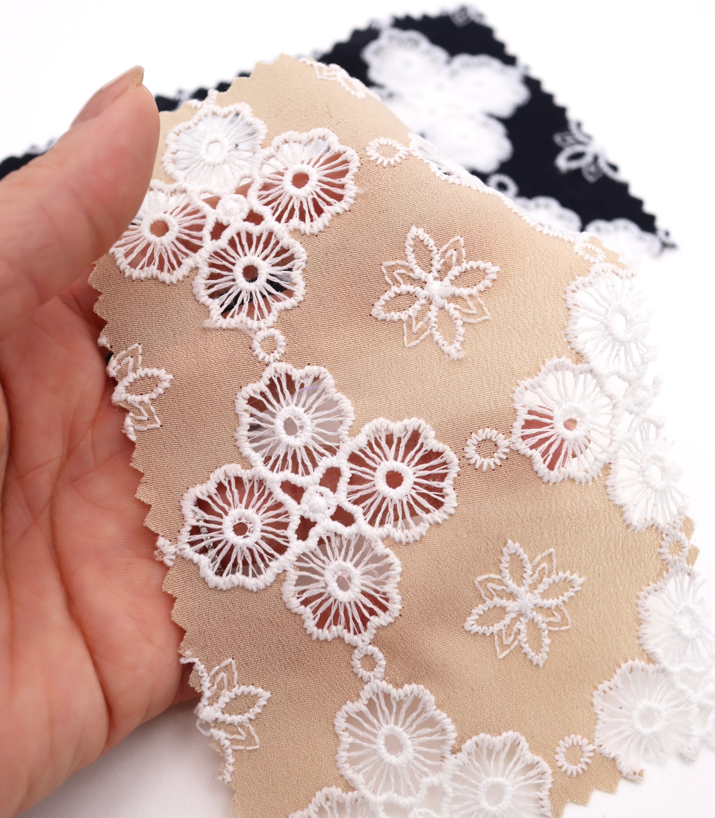 【25SS-453】花柄刺繍シフォン /0.5yあたり=~1435円