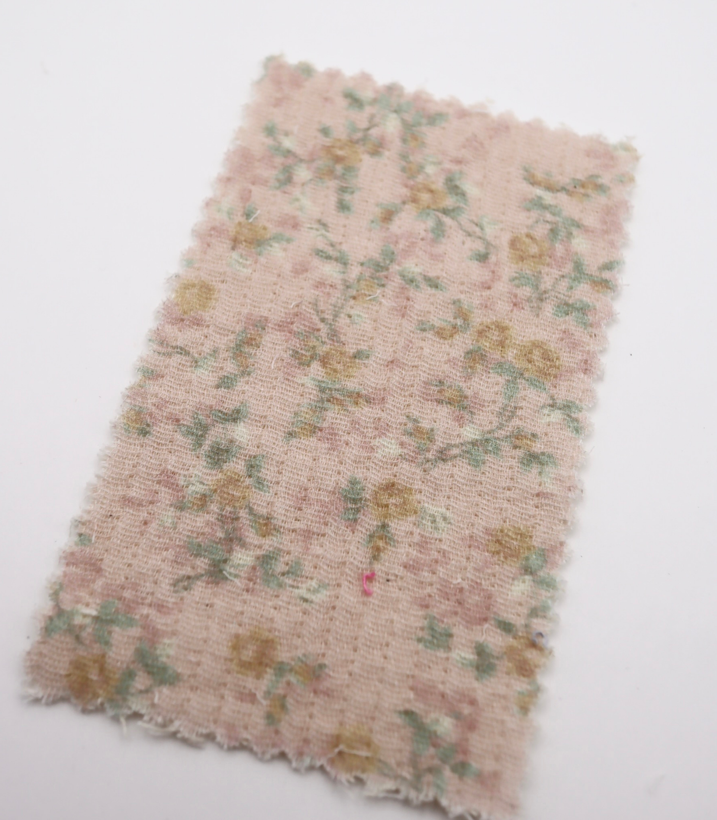 【25SS-264】小花柄プリント細キルティングヌビ /0.5yあたり=~1110円