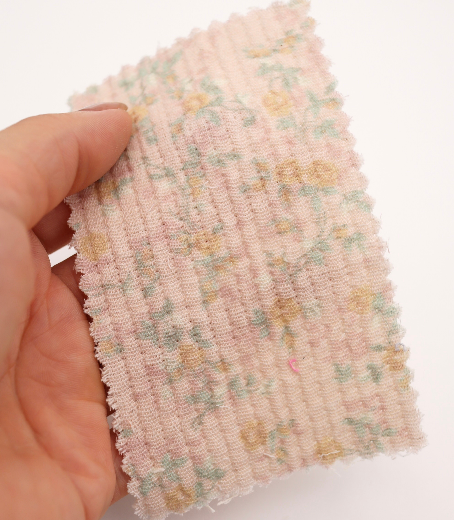 【25SS-264】小花柄プリント細キルティングヌビ /0.5yあたり=~1110円