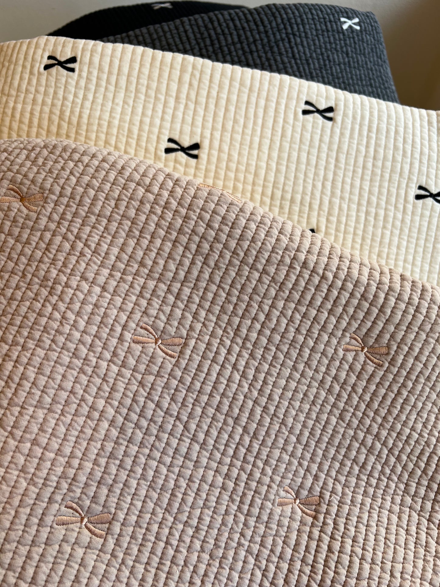 韓国キルティング生地リボン刺繍イブルベージュ