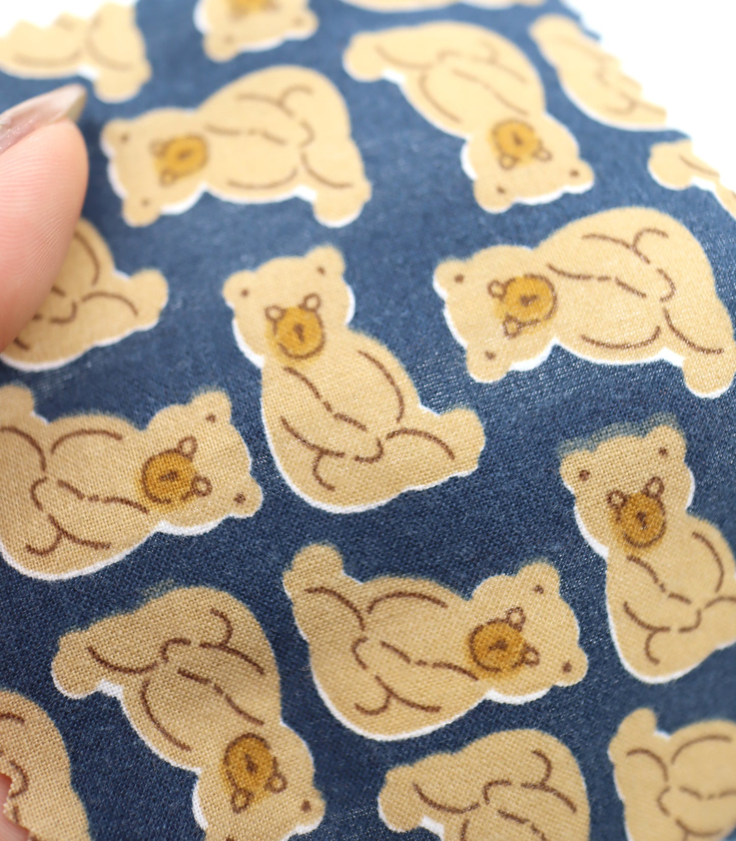 【25SS-228】ぎっしりお座りくまさんプリント綿ローン /0.5yあたり = ~ 805円