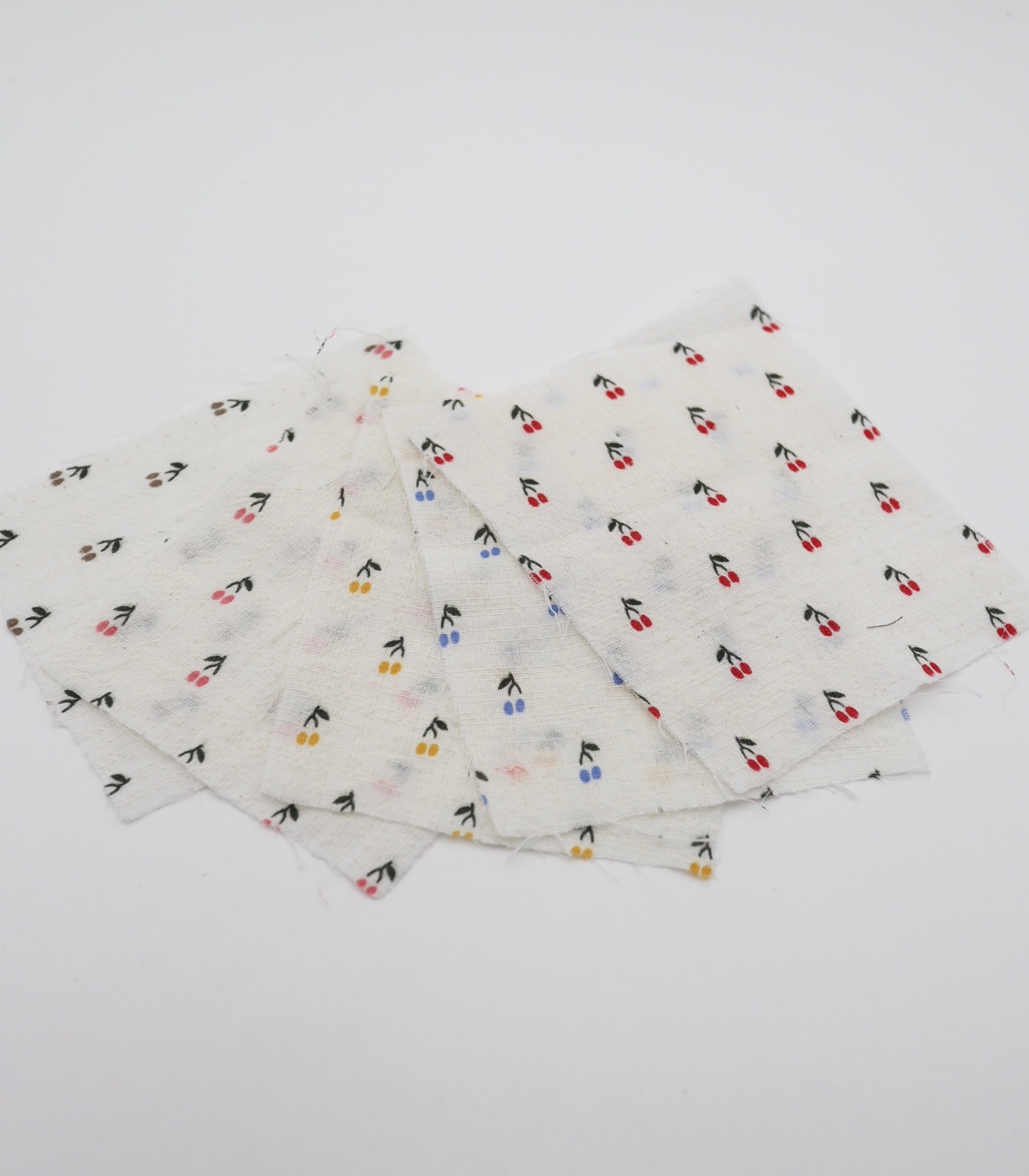 【25SS-068】チェリープリントミニリップストップ /0.5yあたり=~630円