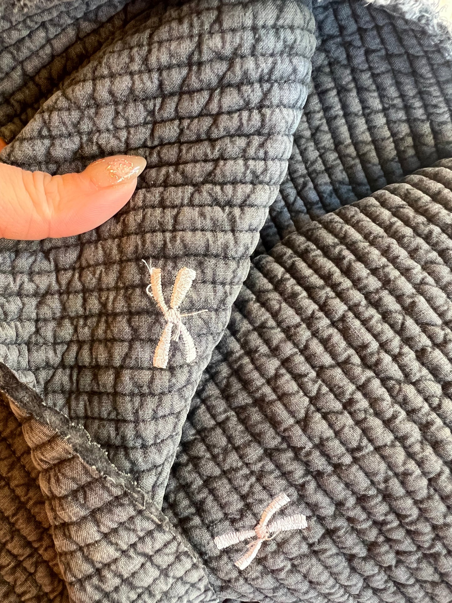 韓国キルティング生地リボン刺繍イブルチャコール裏側