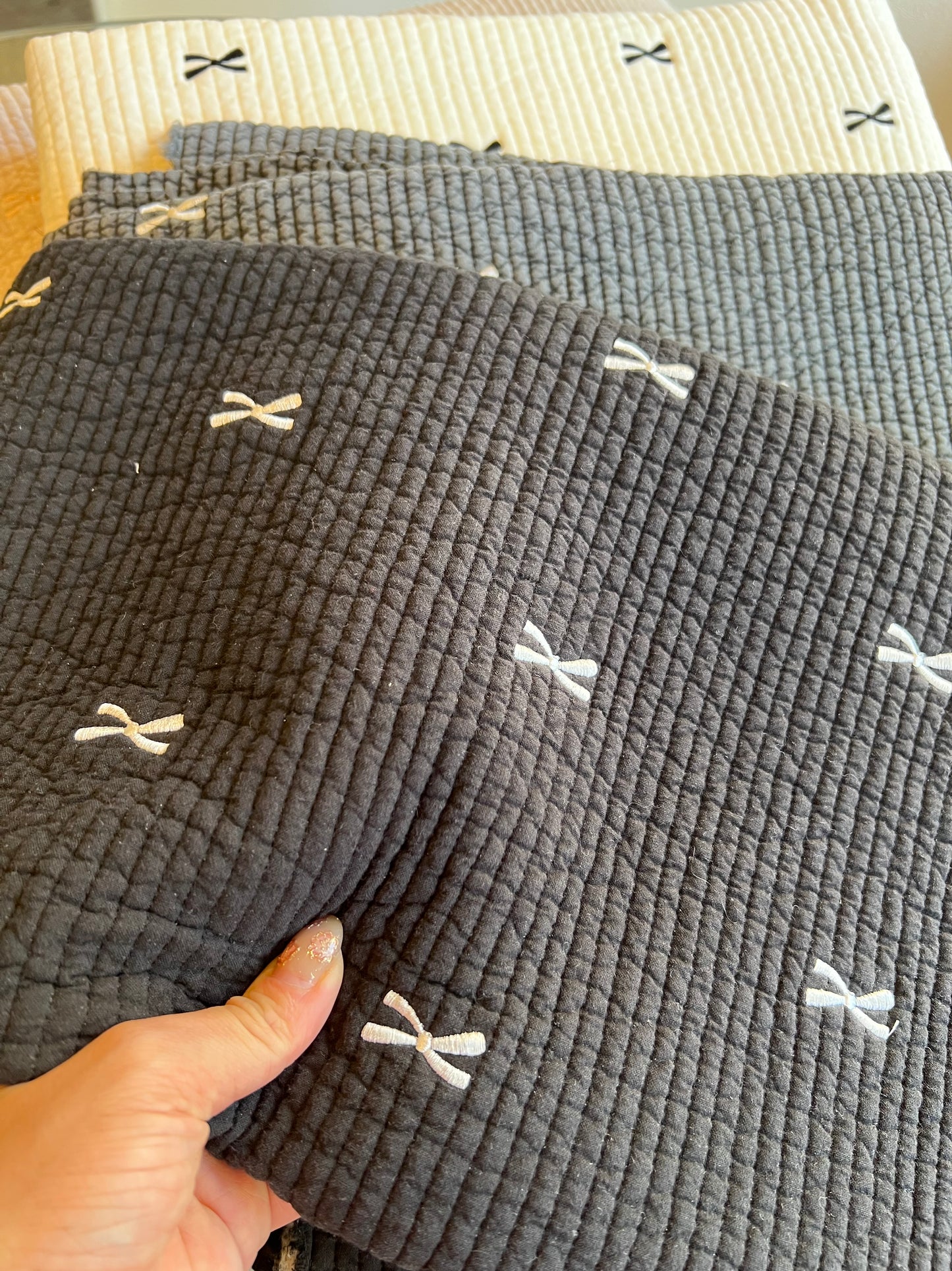 韓国キルティング生地リボン刺繍イブル チャコール