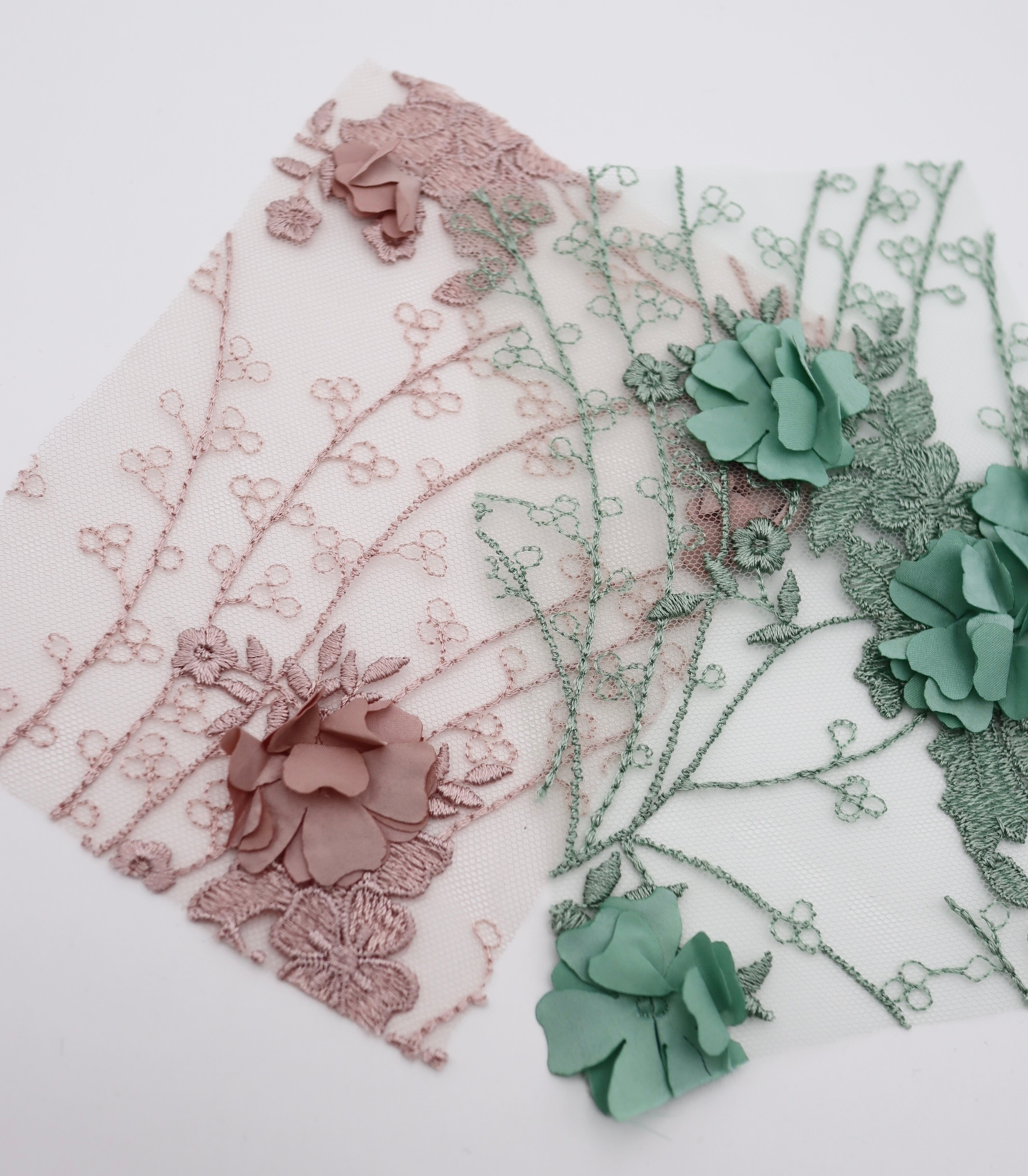 【25SS-382】立体フラワー付き刺繍チュール /0.5yあたり=~2570円