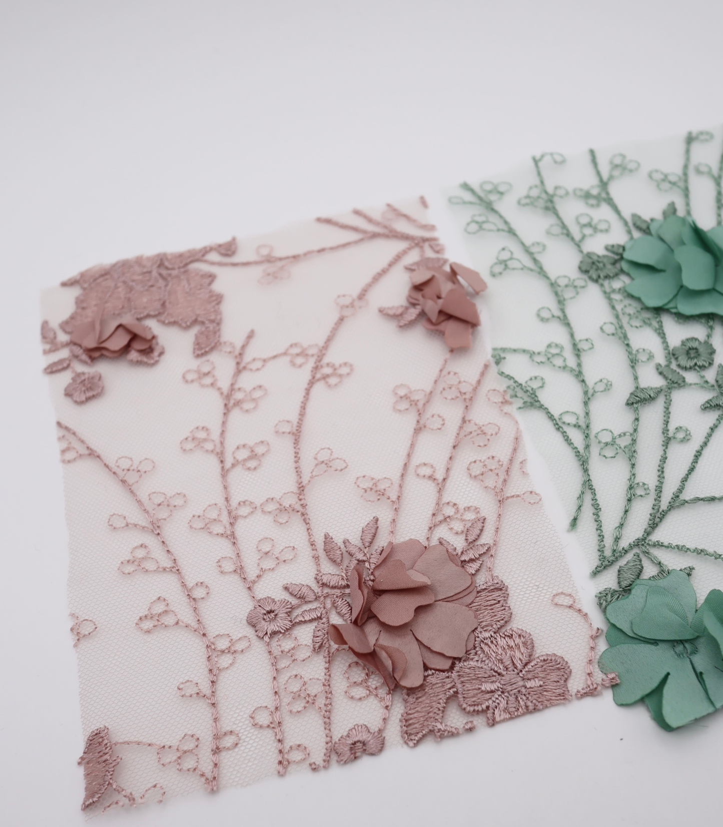 【25SS-382】立体フラワー付き刺繍チュール /0.5yあたり=~2570円