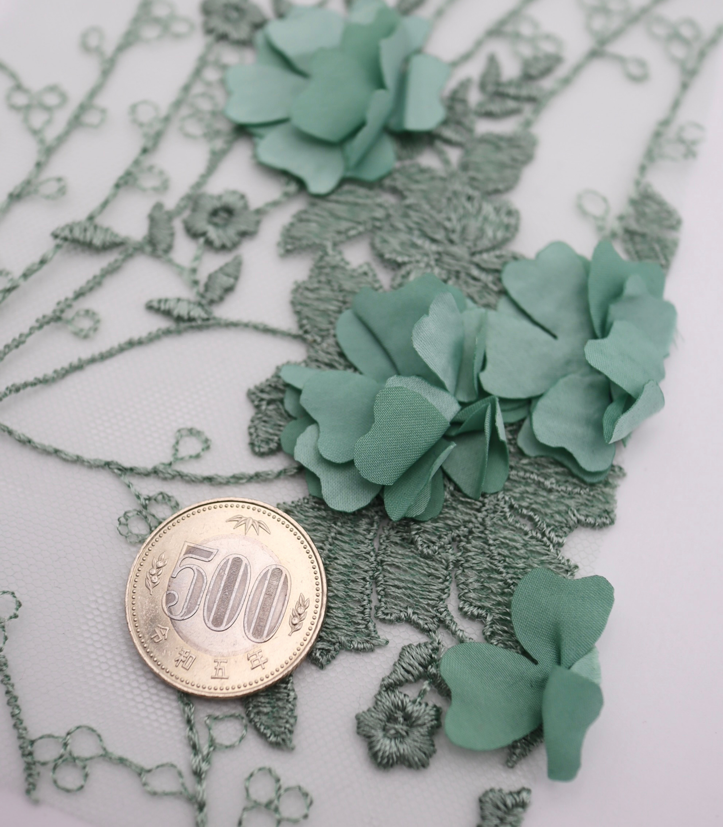 【25SS-382】立体フラワー付き刺繍チュール /0.5yあたり=~2570円