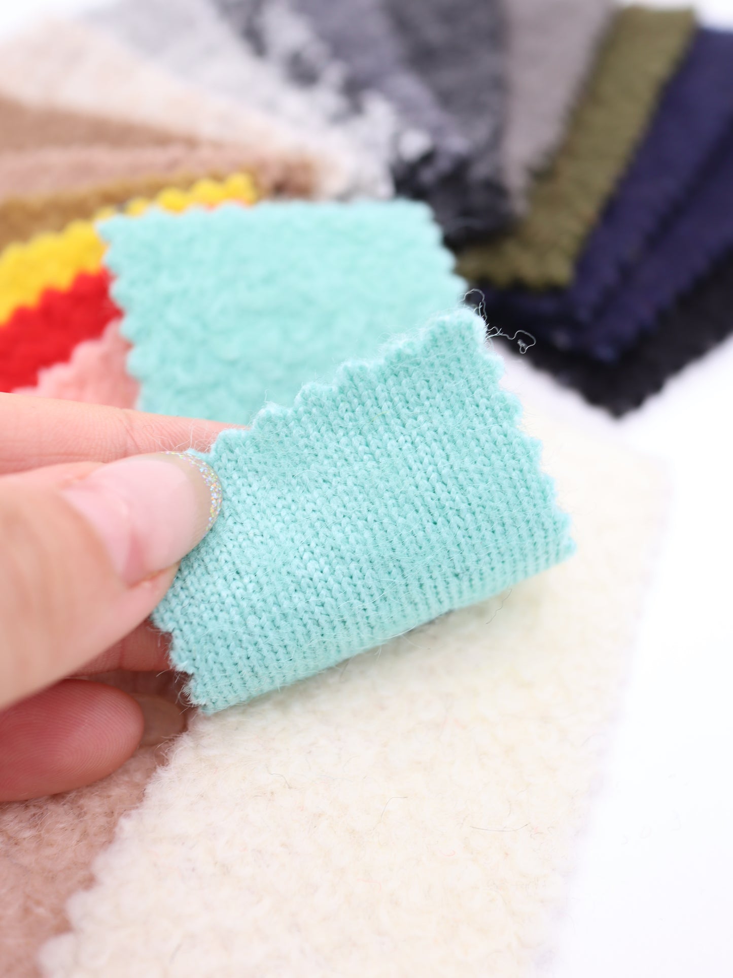 【25AW-010】ウール混くるくる圧縮ブークレニット /0.5yあたり=~1615円