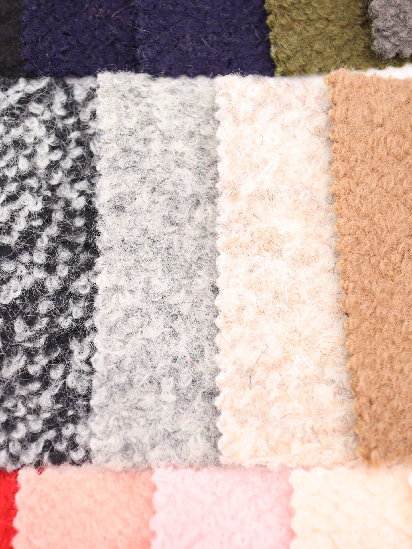 【25AW-010】ウール混くるくる圧縮ブークレニット /0.5yあたり=~1615円