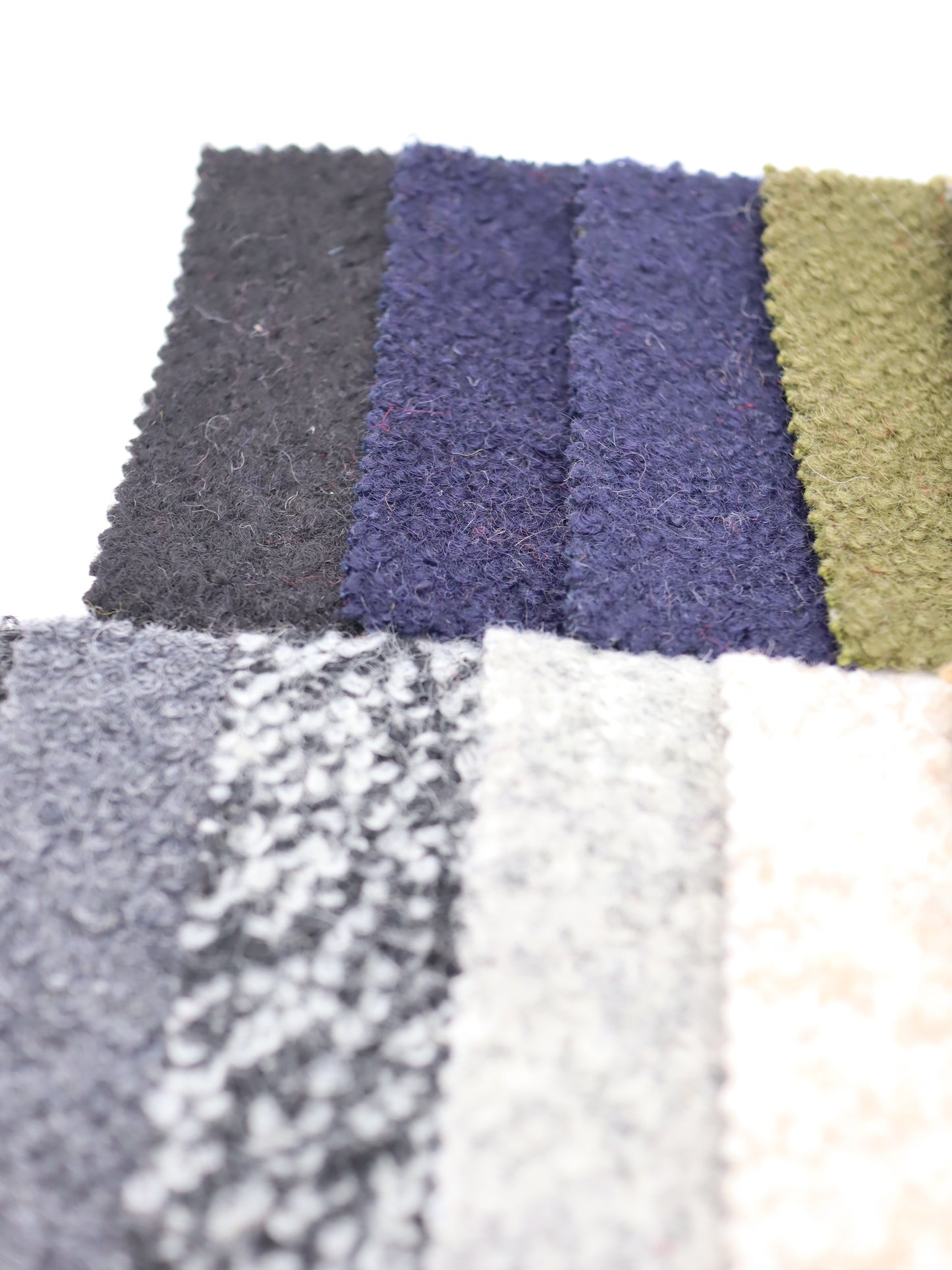 【25AW-010】ウール混くるくる圧縮ブークレニット /0.5yあたり=~1615円