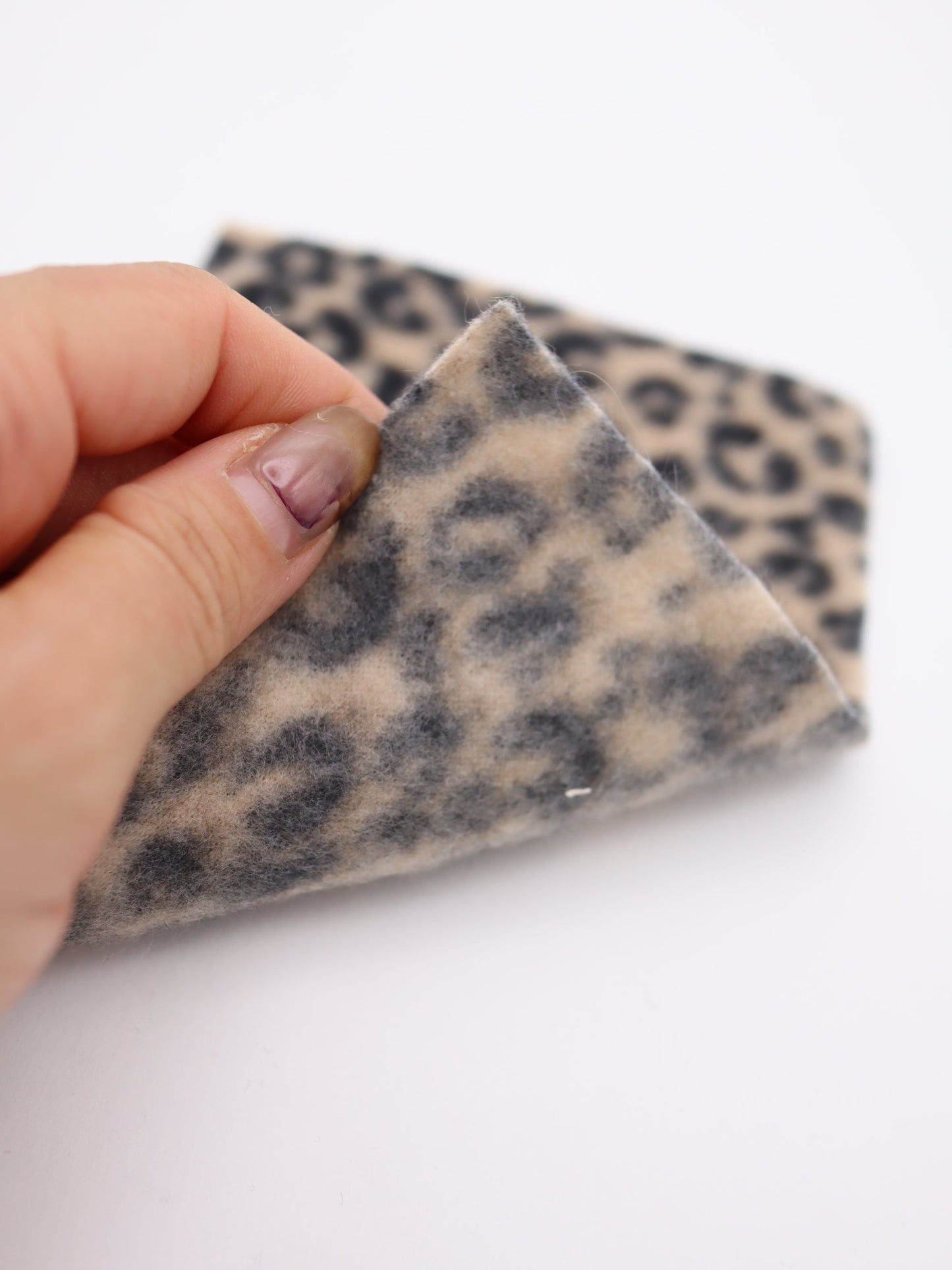 【25AW-0166】ヒョウ柄プリントふわふわ起毛ニット /0.5yあたり=~890円