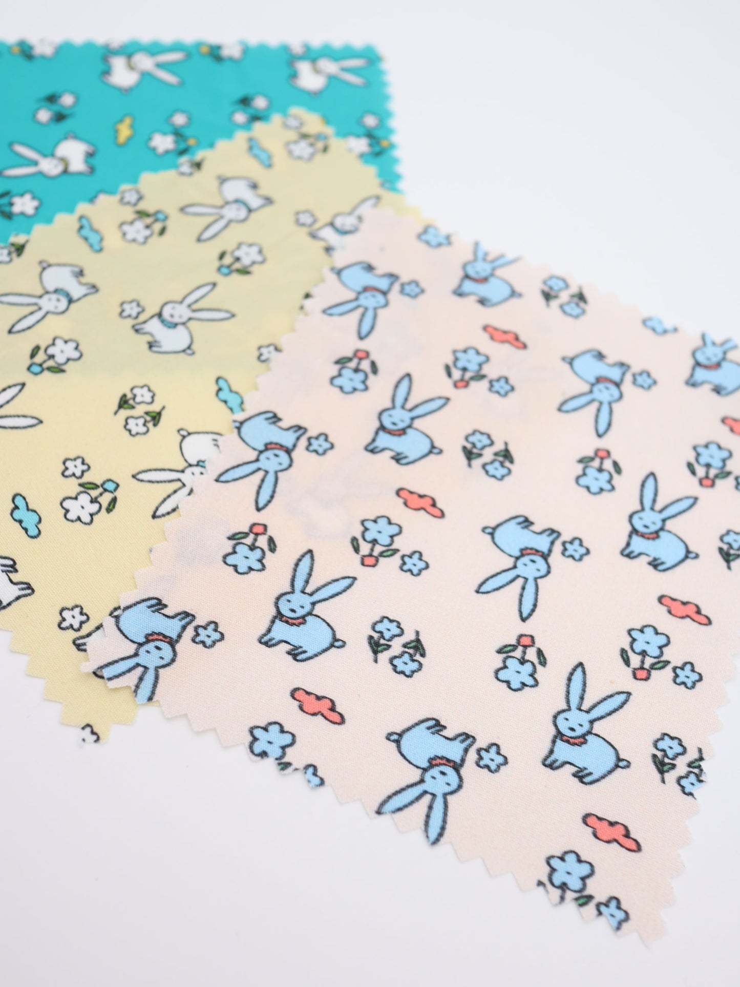 【25AW-020】お花畑うさぎプリント綿ローン /0.5yあたり=~830円