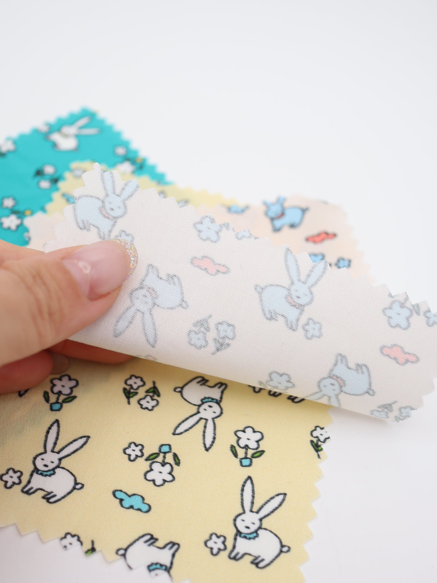 【25AW-020】お花畑うさぎプリント綿ローン /0.5yあたり=~830円