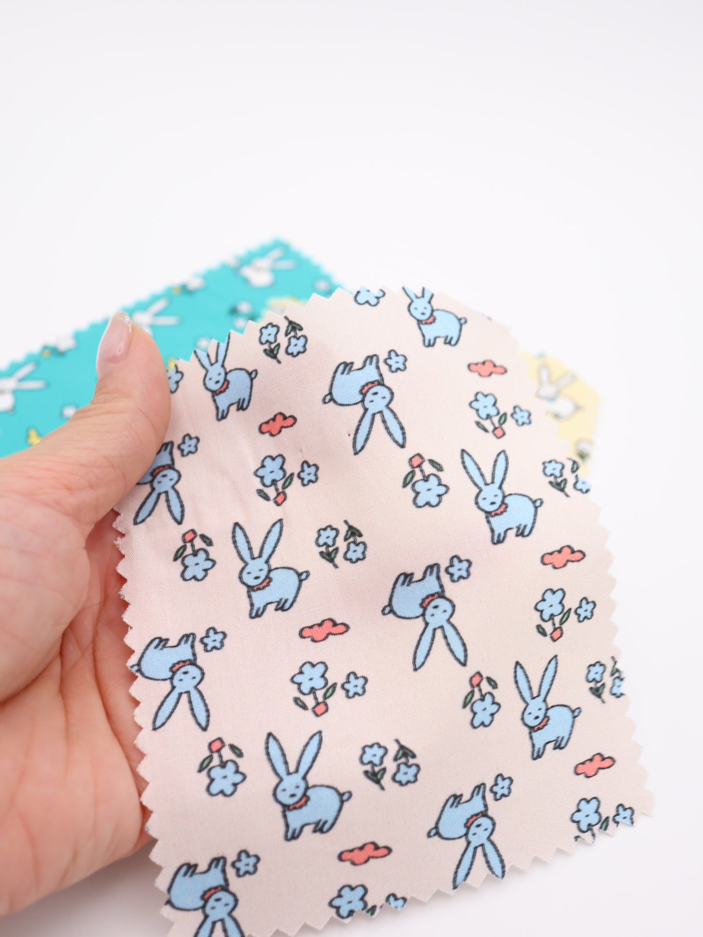 【25AW-020】お花畑うさぎプリント綿ローン /0.5yあたり=~830円