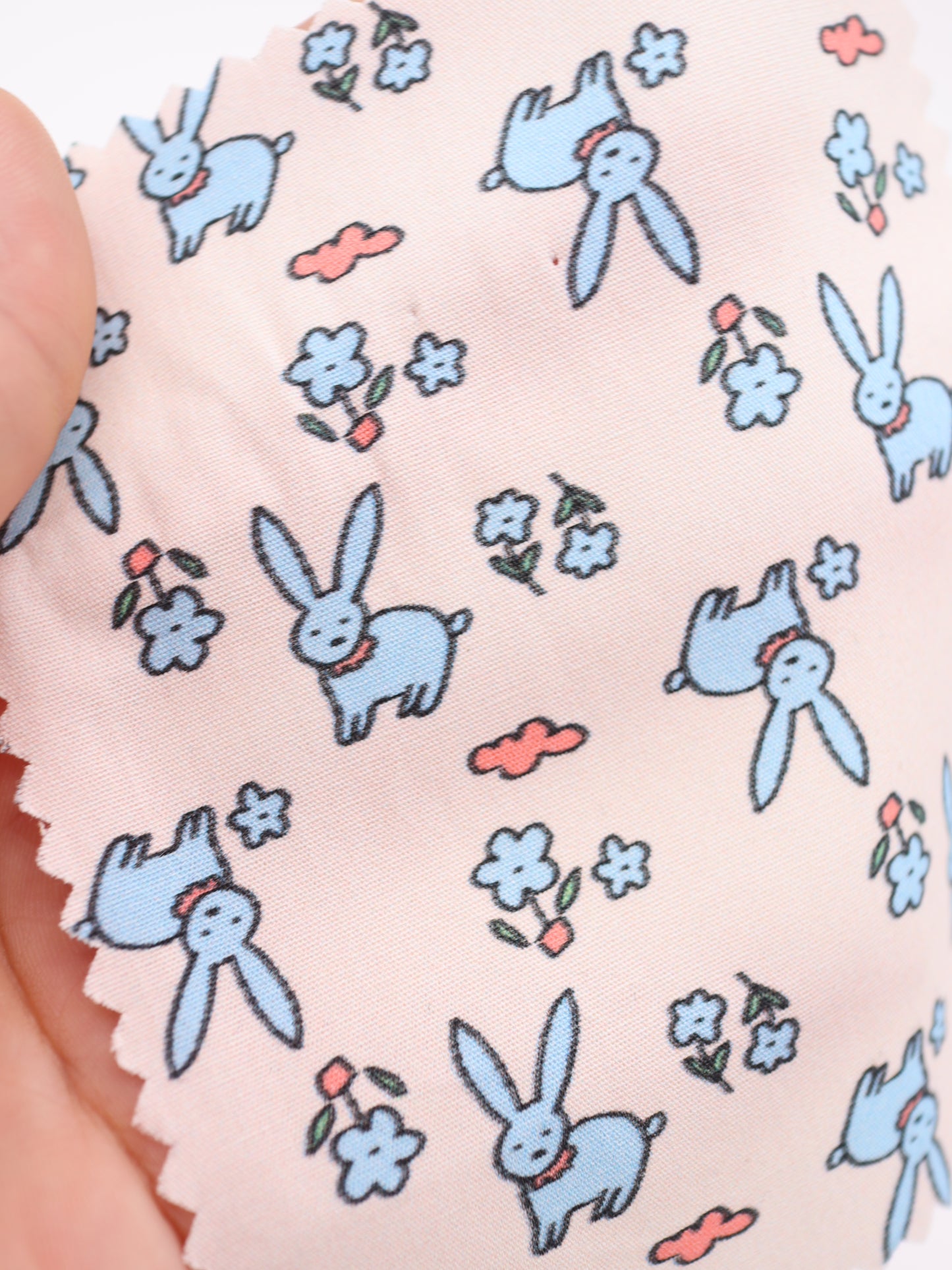 【25AW-020】お花畑うさぎプリント綿ローン /0.5yあたり=~830円