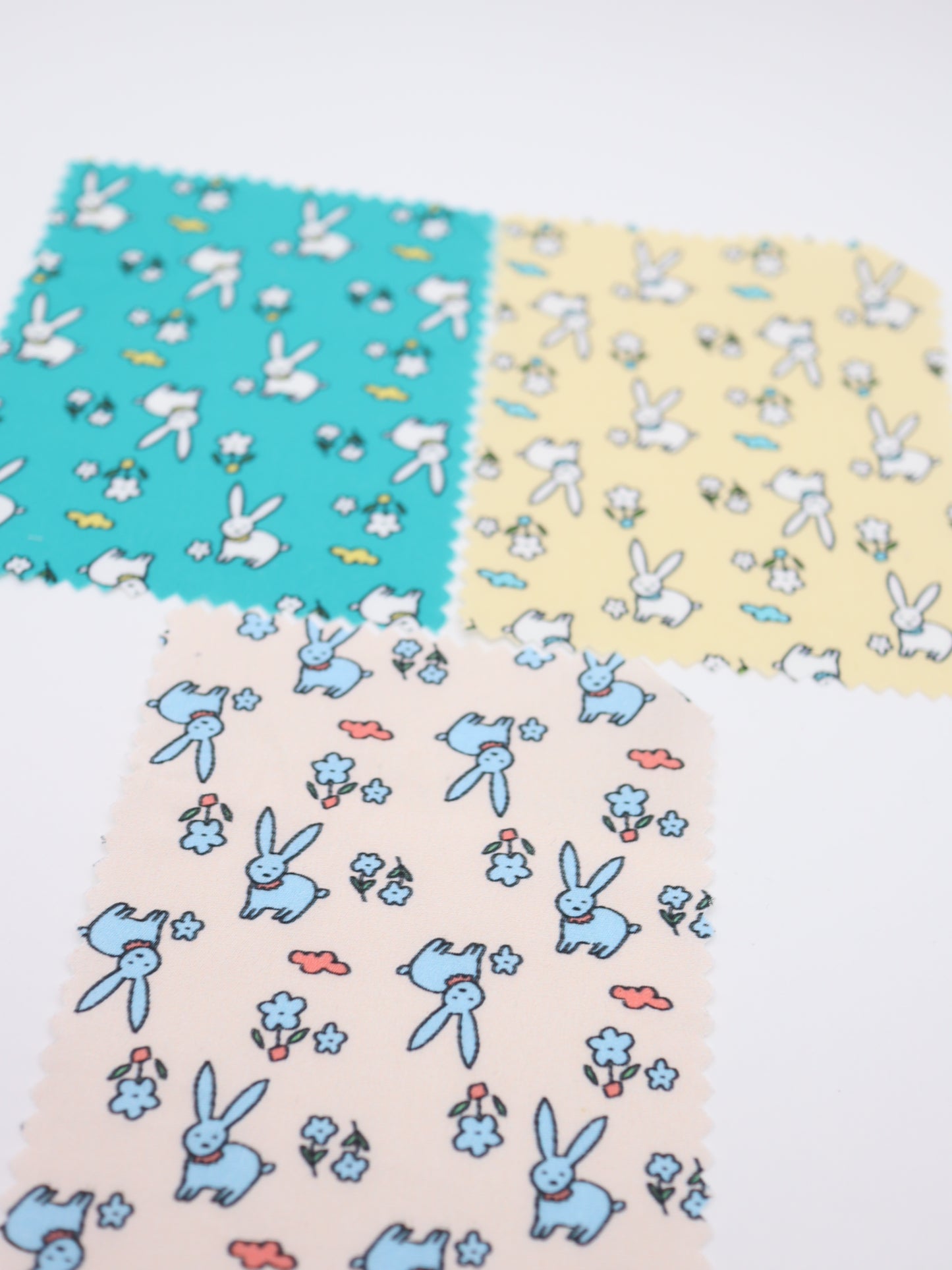 【25AW-020】お花畑うさぎプリント綿ローン /0.5yあたり=~830円