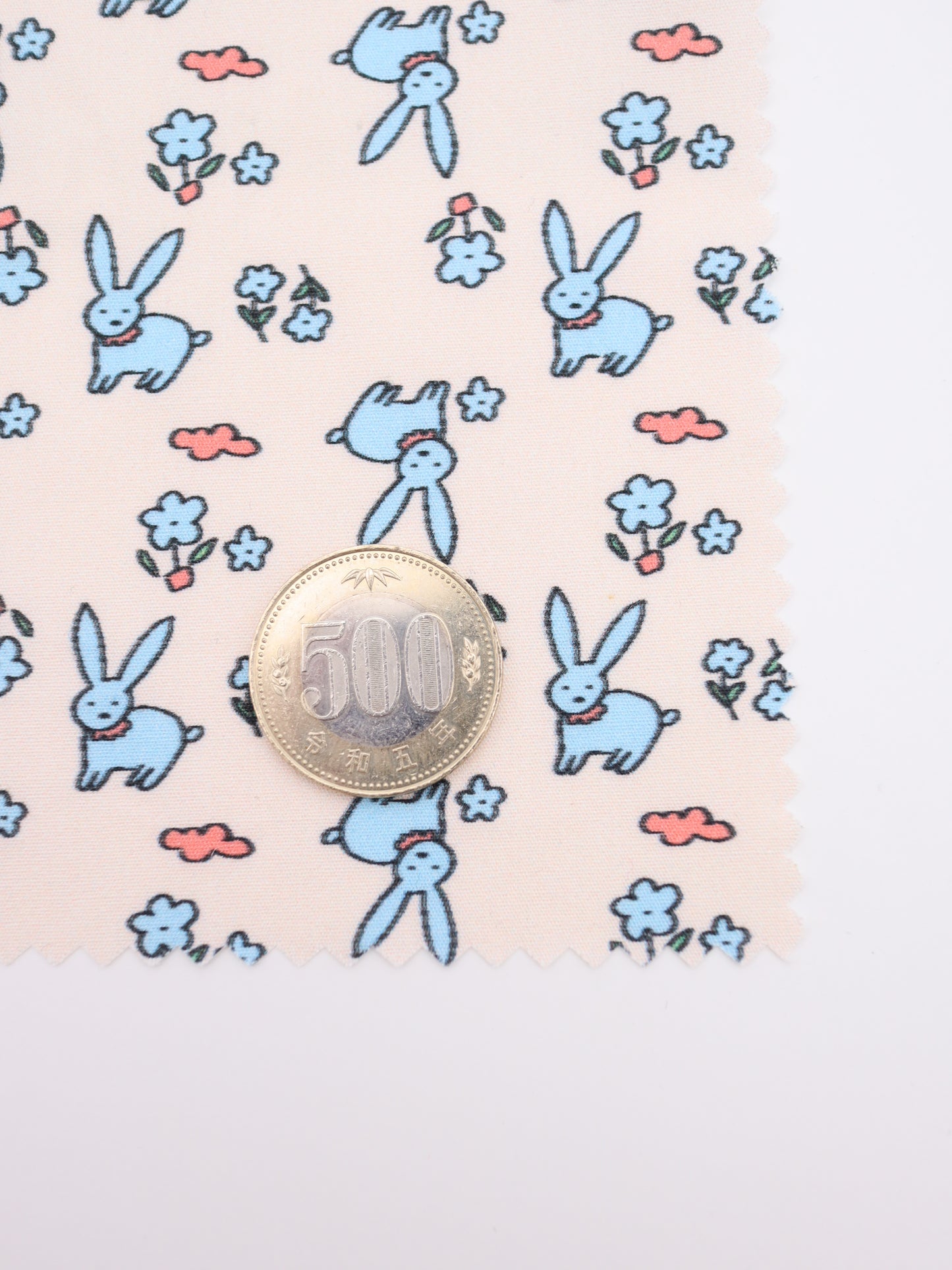 【25AW-020】お花畑うさぎプリント綿ローン /0.5yあたり=~830円