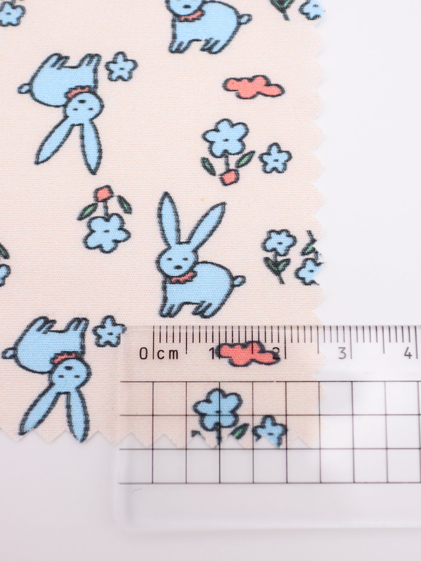 【25AW-020】お花畑うさぎプリント綿ローン /0.5yあたり=~830円