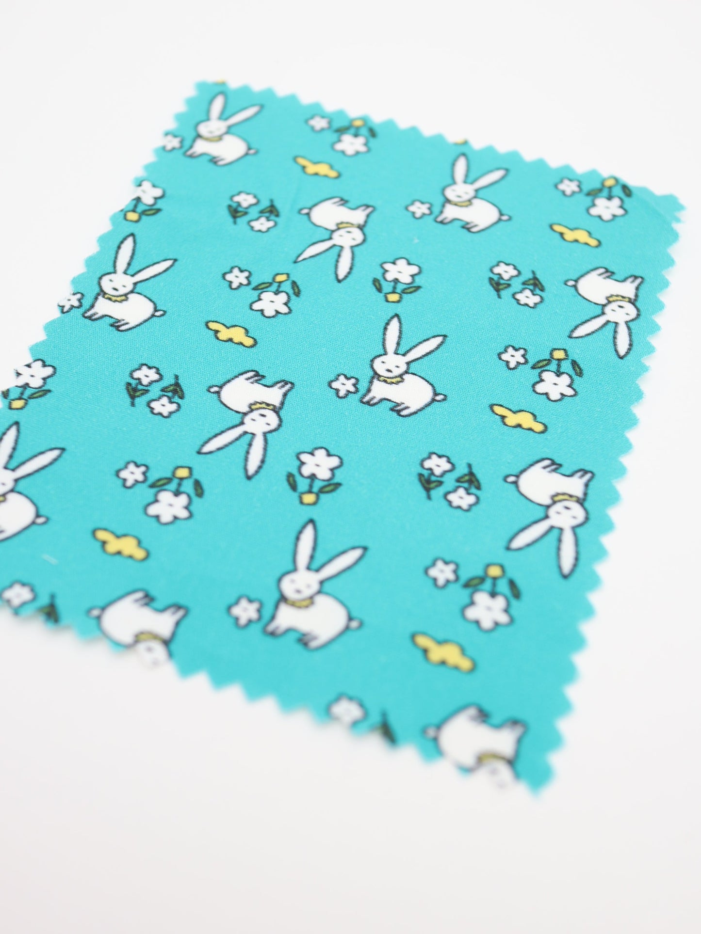 【25AW-020】お花畑うさぎプリント綿ローン /0.5yあたり=~830円