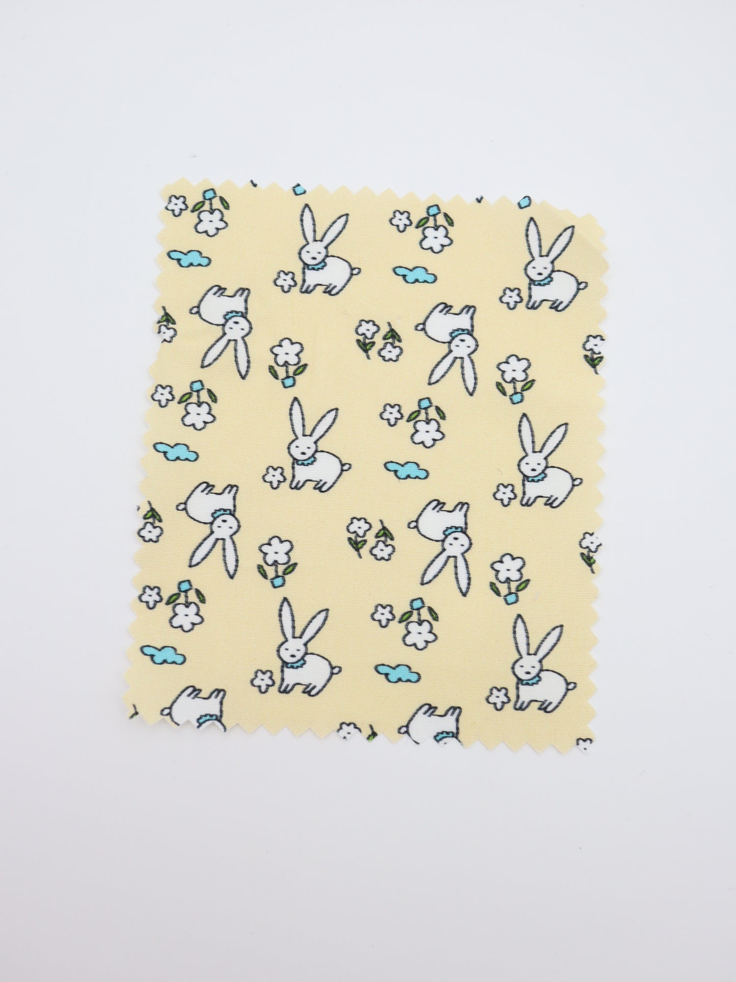 【25AW-020】お花畑うさぎプリント綿ローン /0.5yあたり=~830円