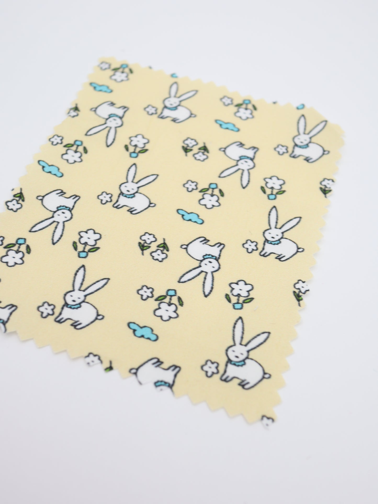 【25AW-020】お花畑うさぎプリント綿ローン /0.5yあたり=~830円