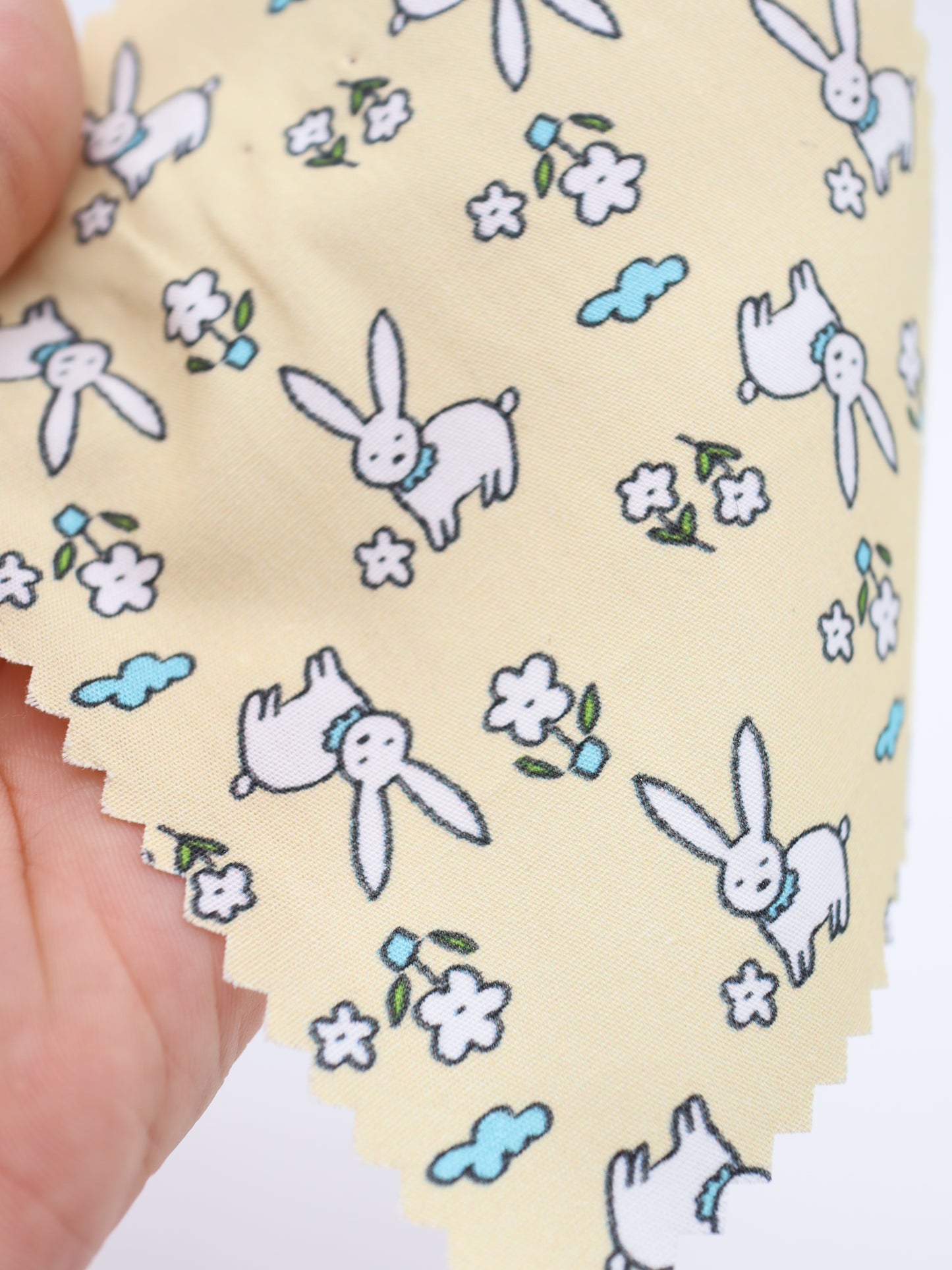 【25AW-020】お花畑うさぎプリント綿ローン /0.5yあたり=~830円