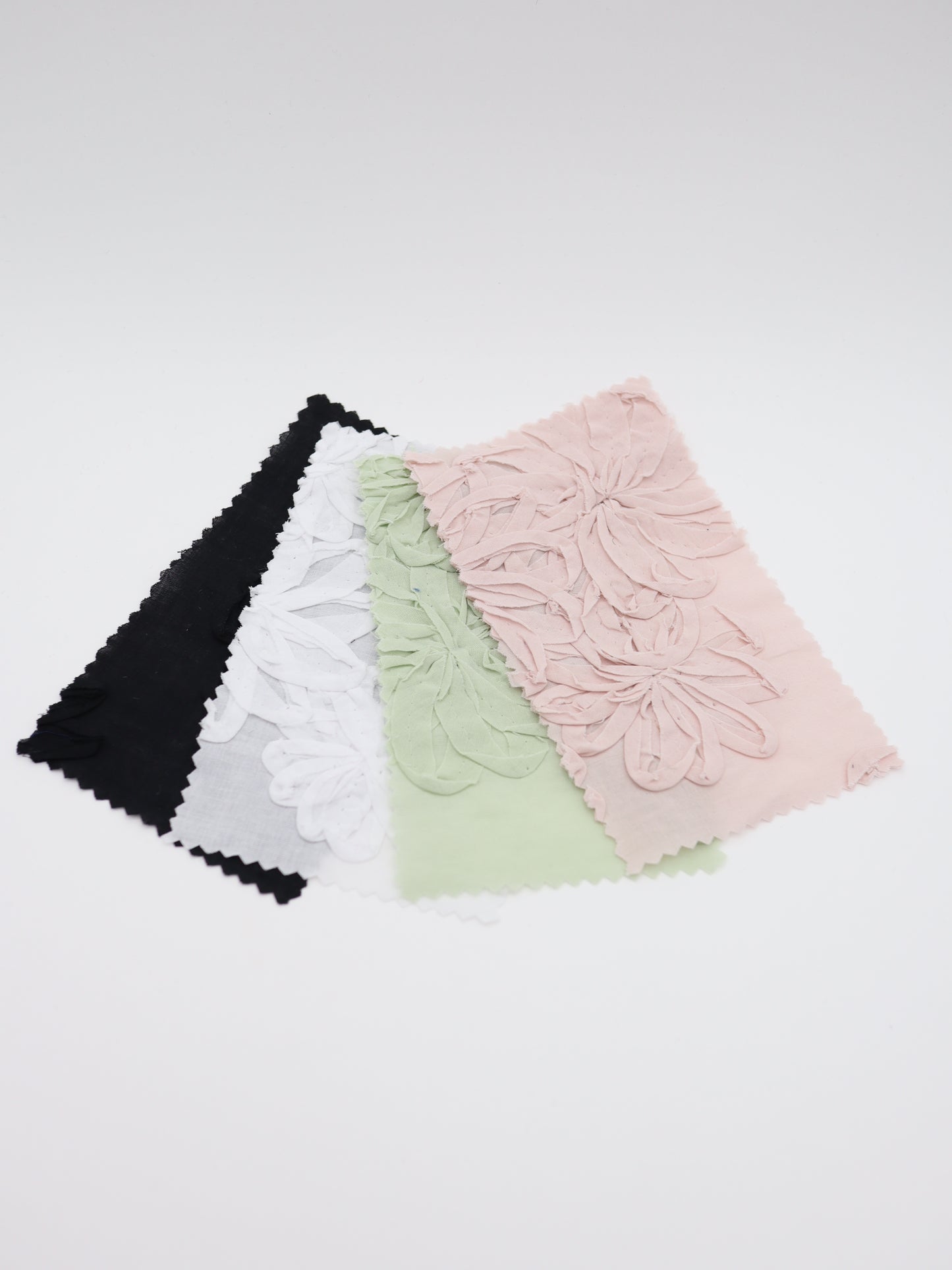 【25AW-017】立体フラワー刺繍綿ローン /0.5yあたり=~1365円